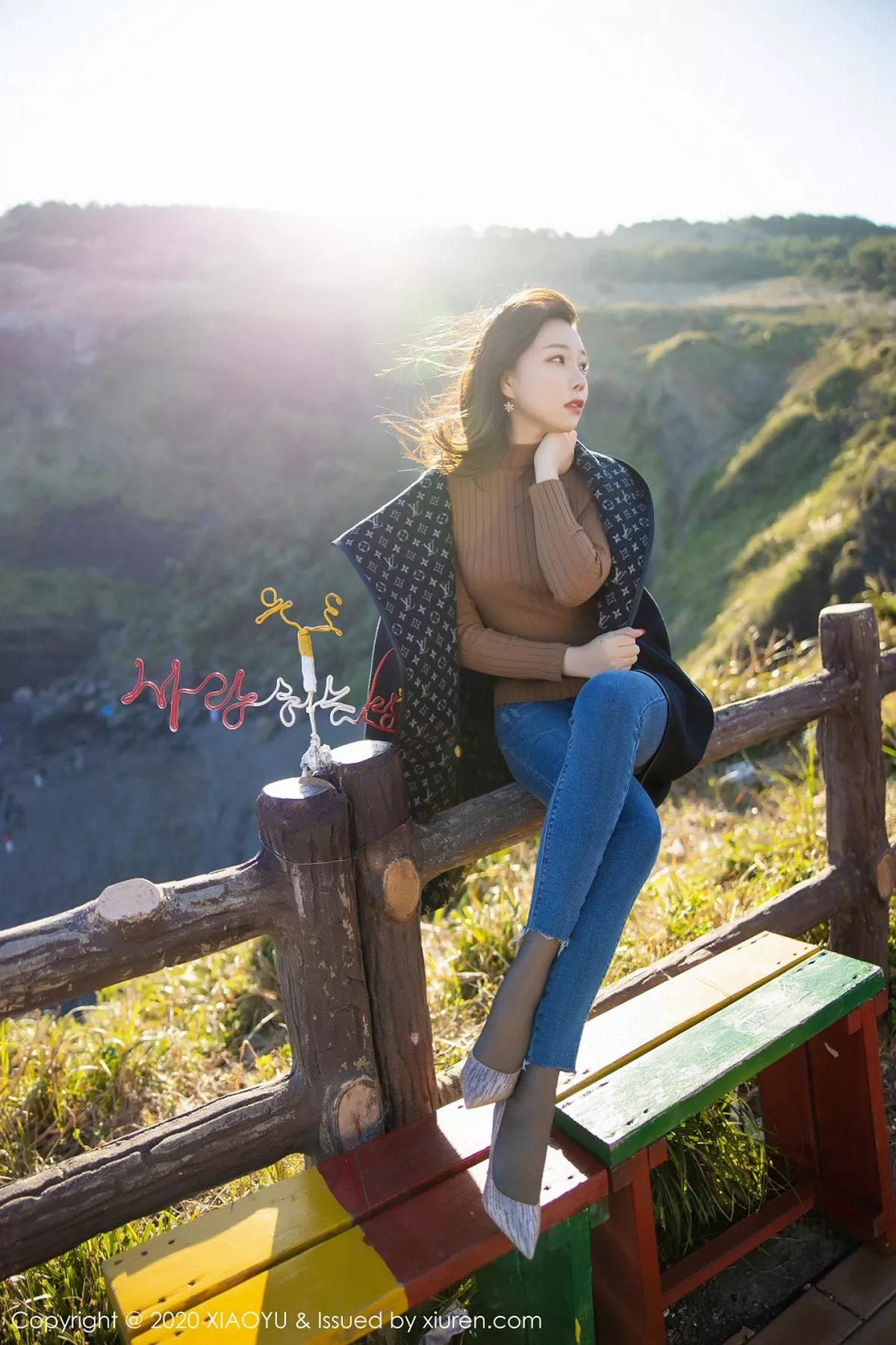 秀人集.com_[XiaoYu画语界]Vol.275_女神芝芝Booty济州岛旅拍古韵旗袍配肉丝袜完美诱惑写真86P