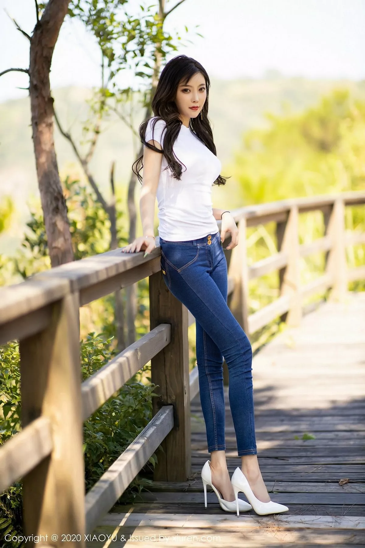 秀人集.com_[XiaoYu画语界]Vol.300_女神杨晨晨sugar私房床上脱牛仔裤露性感内衣完美诱惑写真92P