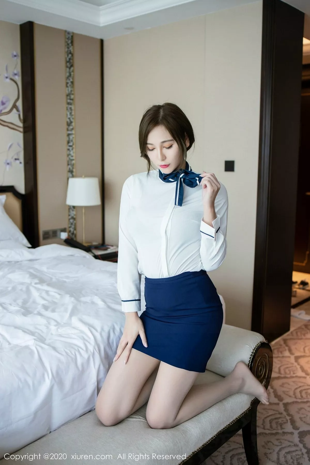 秀人集.com_[XiuRen秀人网]No.2221_女神Lavinia肉肉经典职场制服半脱露精致镂空内衣完美诱惑写真51P