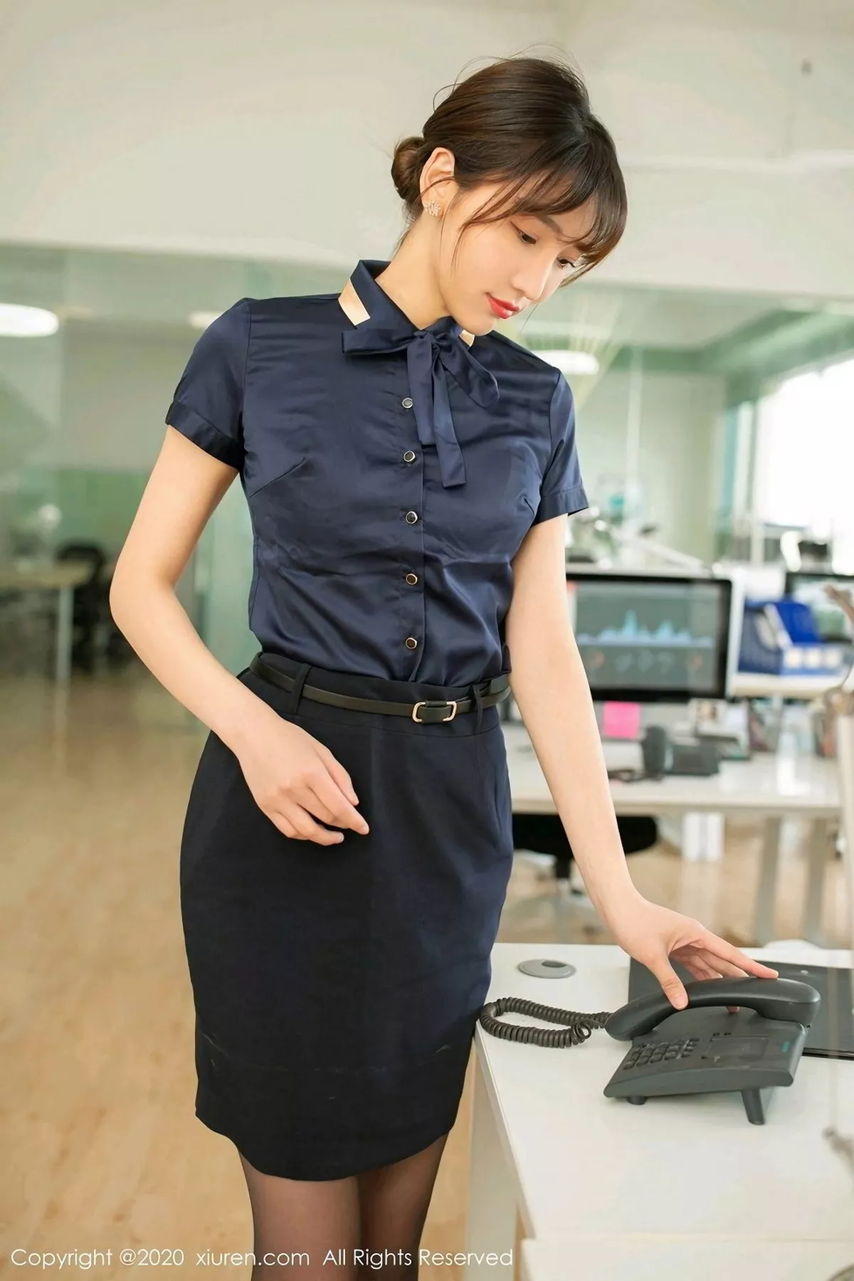 秀人集.com_[XiuRen秀人网]No.2164_嫩模陆萱萱职员制服主题性感内衣配开档黑丝裤袜极致魅惑写真111P