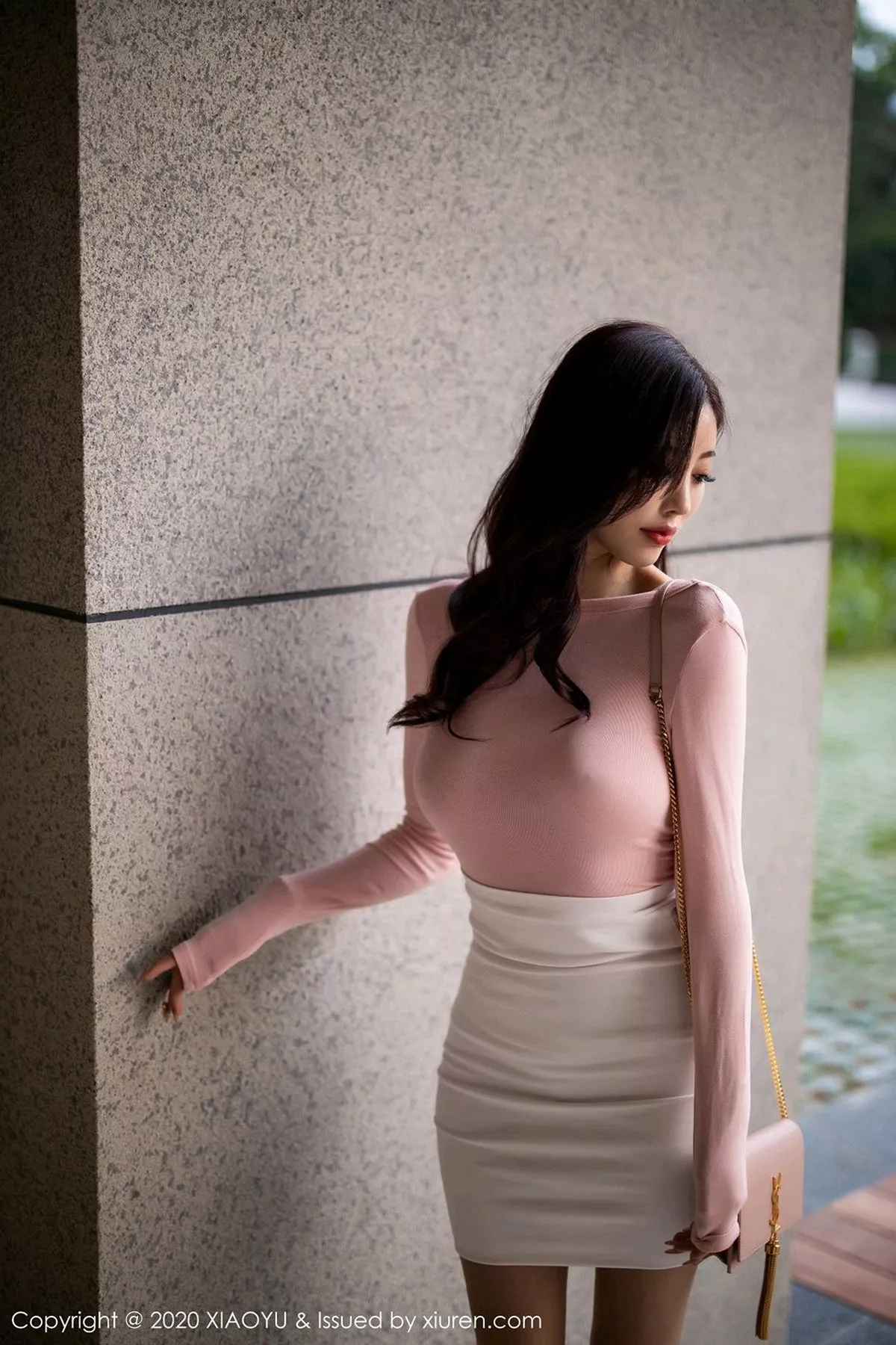 秀人集.com_[XiaoYu画语界]Vol.310_女神杨晨晨sugar真空粉色露背上衣秀美乳激凸撩人诱惑写真72P