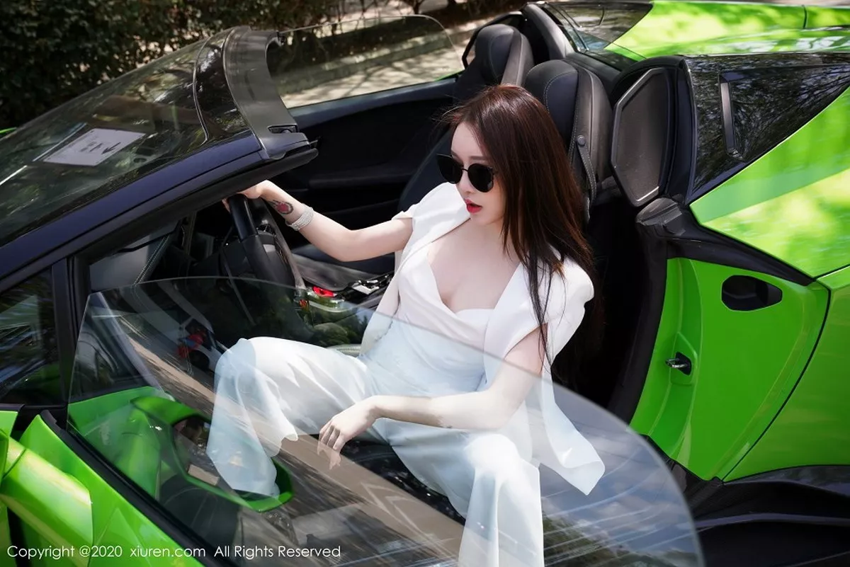 秀人集.com_[XiuRen秀人网]No.2283_嫩模玉兔miki三亚旅拍性感内衣配开档黑丝裤袜撩人诱惑写真50P