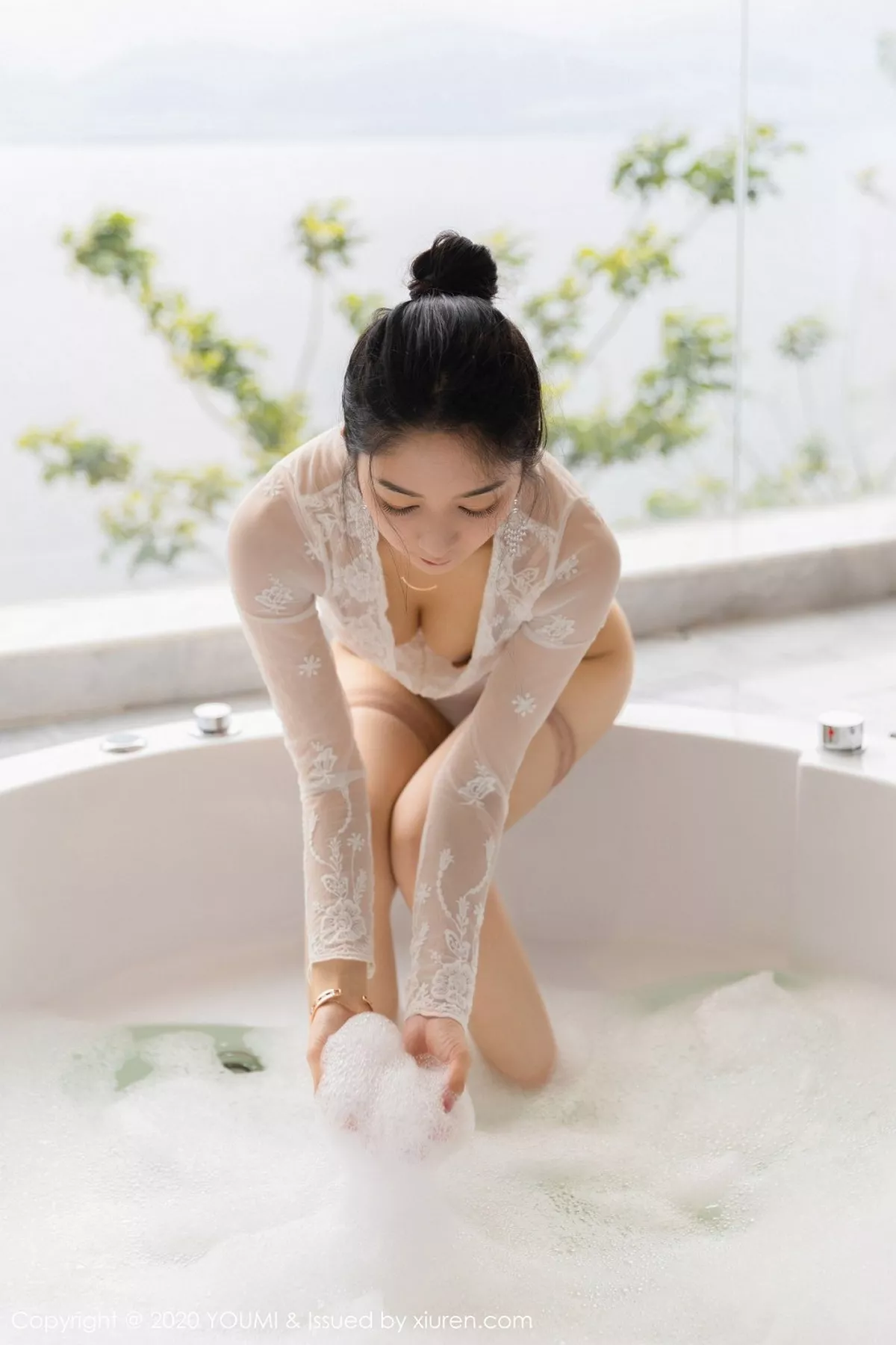 秀人集.com_[YouMi尤蜜荟]Vol.478_女神Angela小热巴大理旅拍浴室薄纱内衣湿身撩人诱惑写真79P