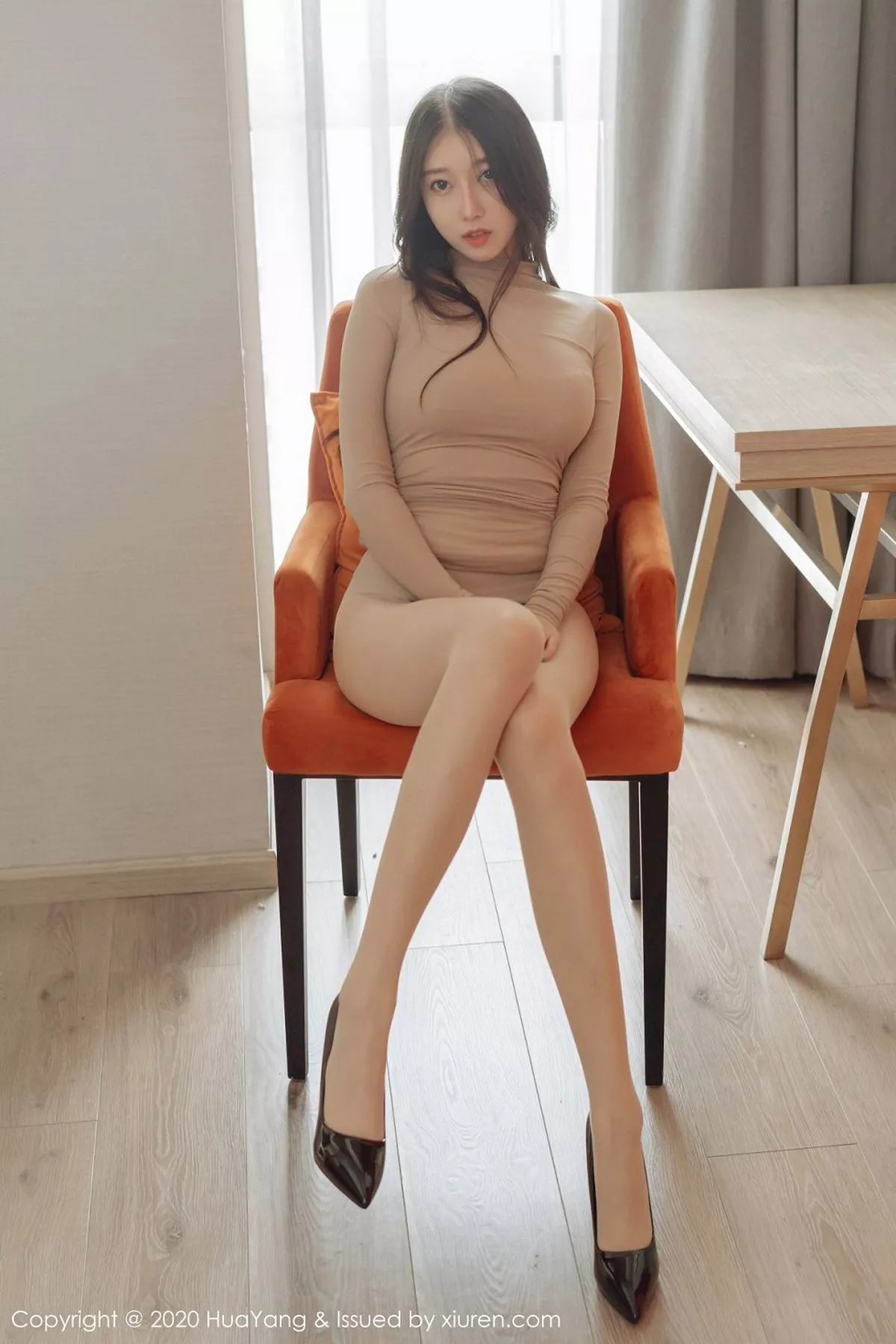 秀人集.com_[HuaYang花漾]Vol.250_嫩模玥儿玥er私房性感紧身衣配肉丝裤袜秀完美身材诱惑写真66P