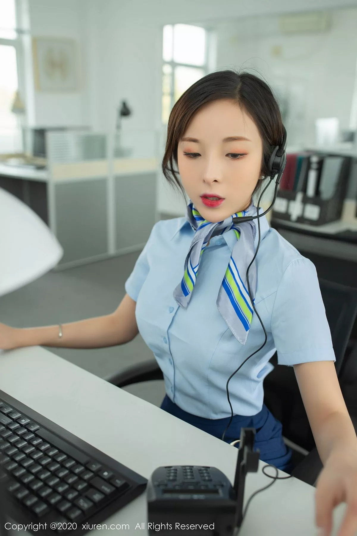 秀人集.com_[XiuRen秀人网]No.2257_嫩模陈小喵客服剧情主题短裙配无内黑丝裤袜极致魅惑写真85P