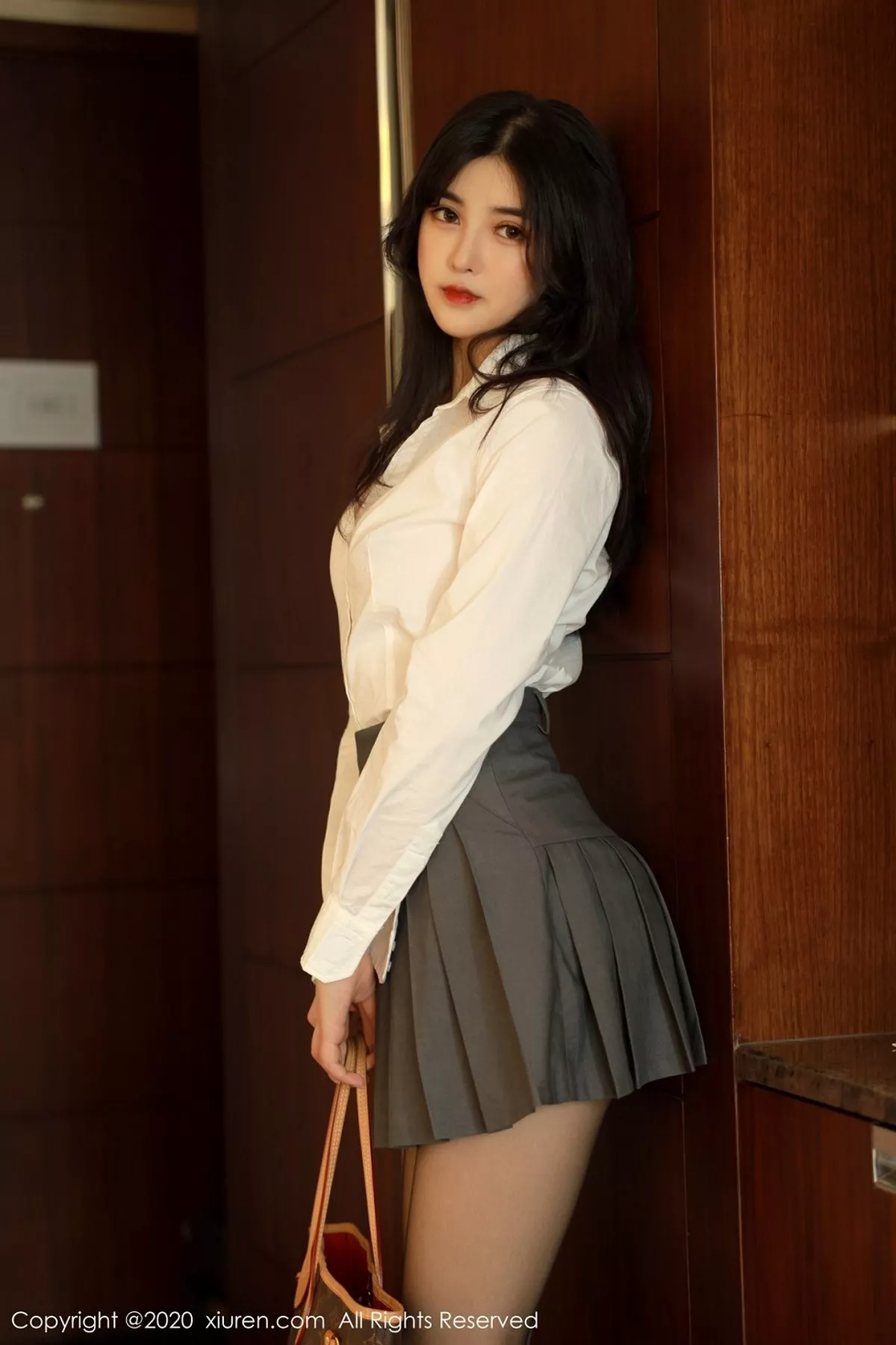 秀人集.com_[XiuRen秀人网]No.2330_嫩模韩静安私房性感白衬衣配短裙黑丝裤袜秀完美身材性感写真40P