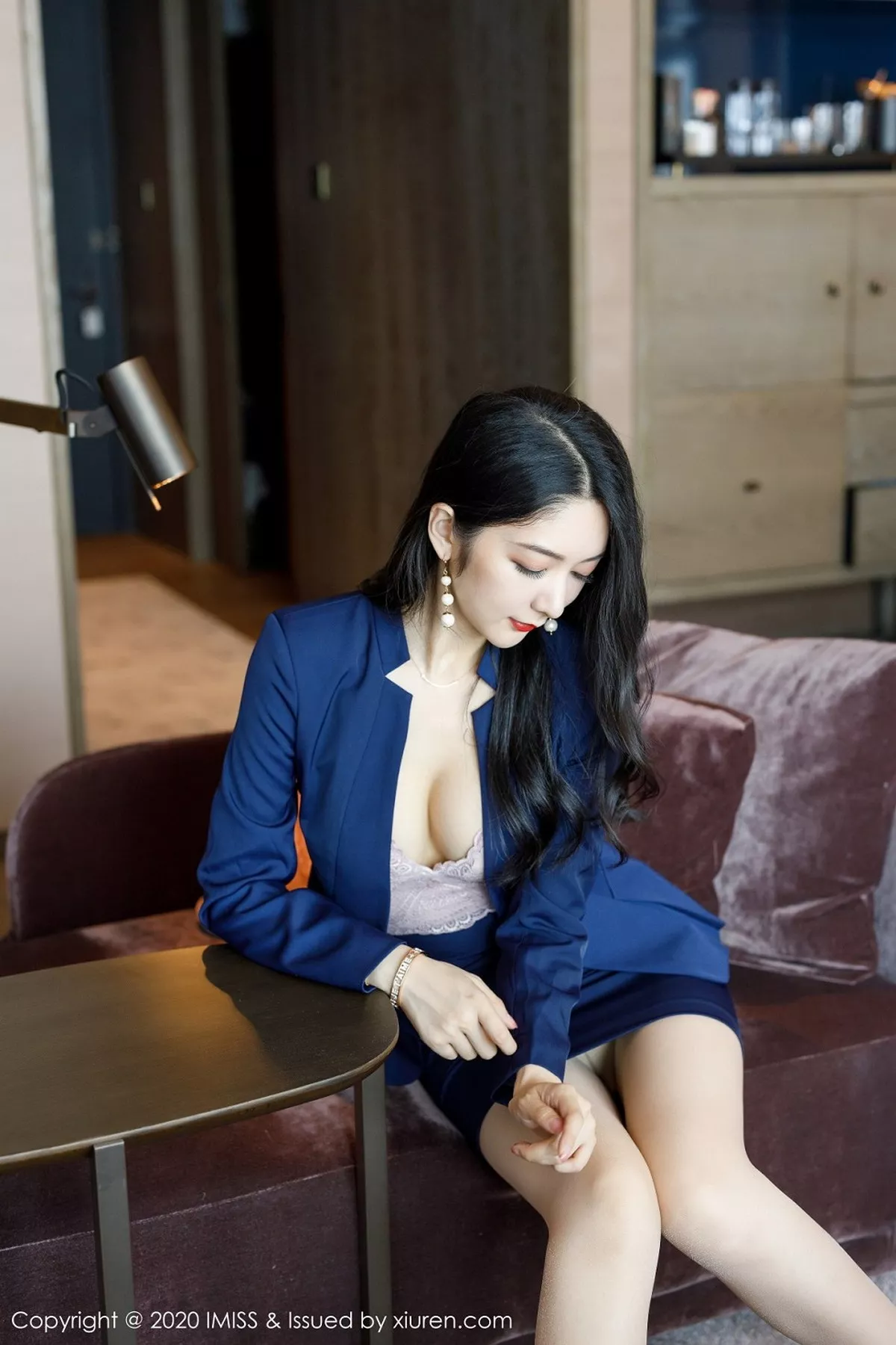 秀人集.com_[IMISS爱蜜社]Vol.471_女神Angela小热巴经典职业秘书装半脱露性感内衣诱惑写真68P