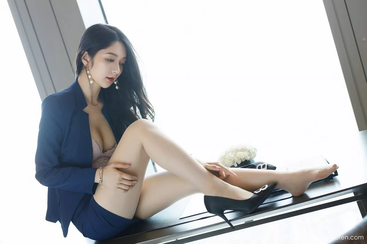 秀人集.com_[IMISS爱蜜社]Vol.471_女神Angela小热巴经典职业秘书装半脱露性感内衣诱惑写真68P