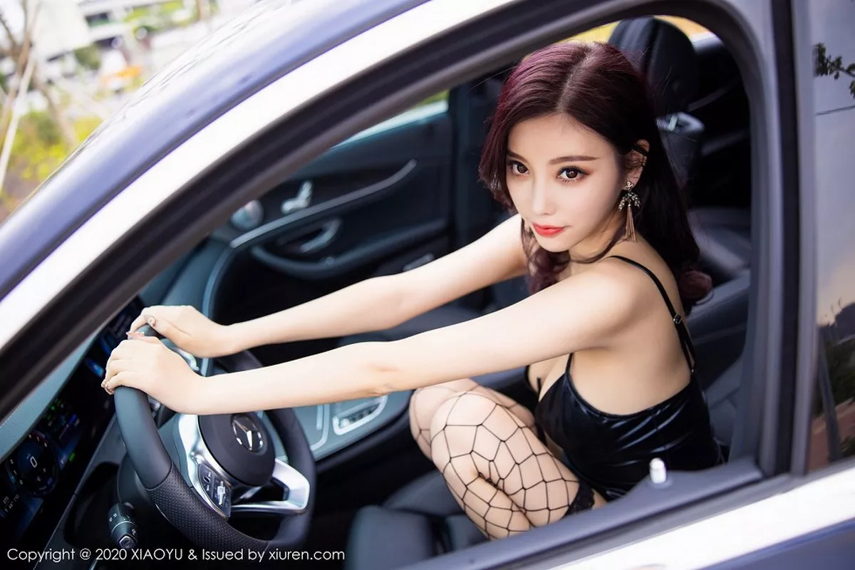 秀人集.com_[XiaoYu画语界]Vol.338_女神杨晨晨sugar性感车拍主题飒爽皮衣配黑丝渔网诱惑写真89P