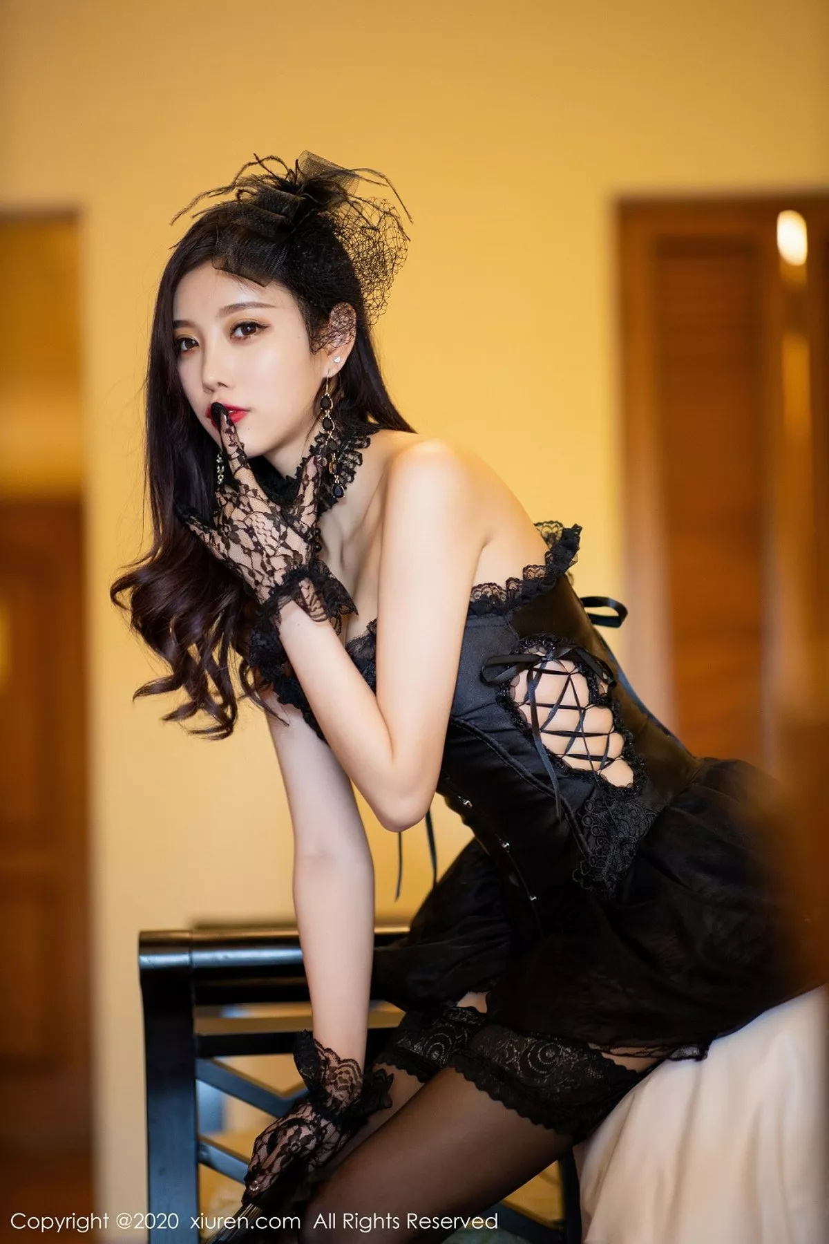 秀人集.com_[XiuRen秀人网]No.2400_女神杨晨晨sugar私房黑色情趣内衣配吊带黑丝裤袜极致魅惑写真56P