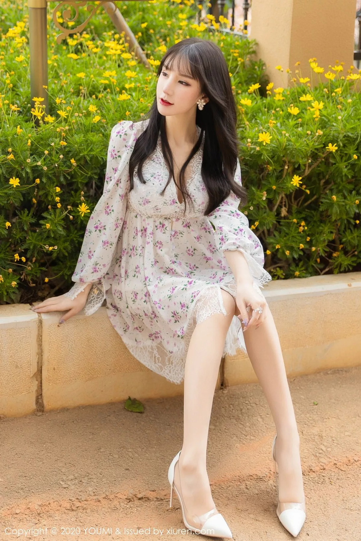 秀人集.com_[YouMi尤蜜荟]Vol.500_女神周于希Sandy大理旅拍小碎花裙子半脱秀完美身材诱惑写真58P