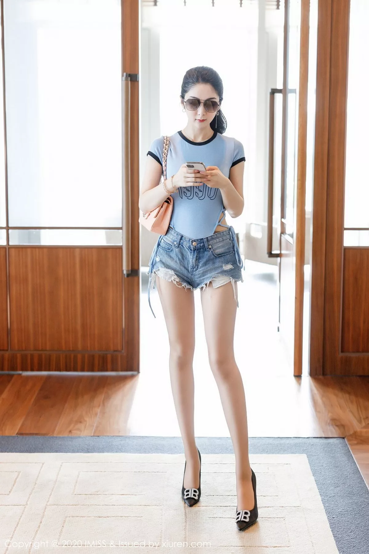 秀人集.com_[IMISS爱蜜社]Vol.489_嫩模Angela小热巴脱牛仔裤露高叉连体衣肉丝裤袜诱惑写真108P