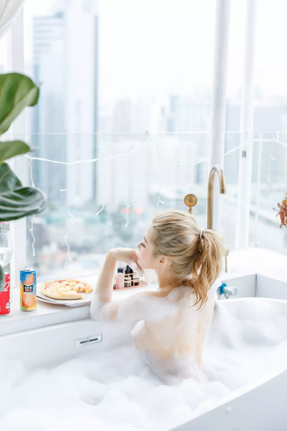 秀人集.com_[IMISS爱蜜社]Vol.490_女神luvian本能浴室大尺度泡泡浴秀火辣身材诱惑写真46P