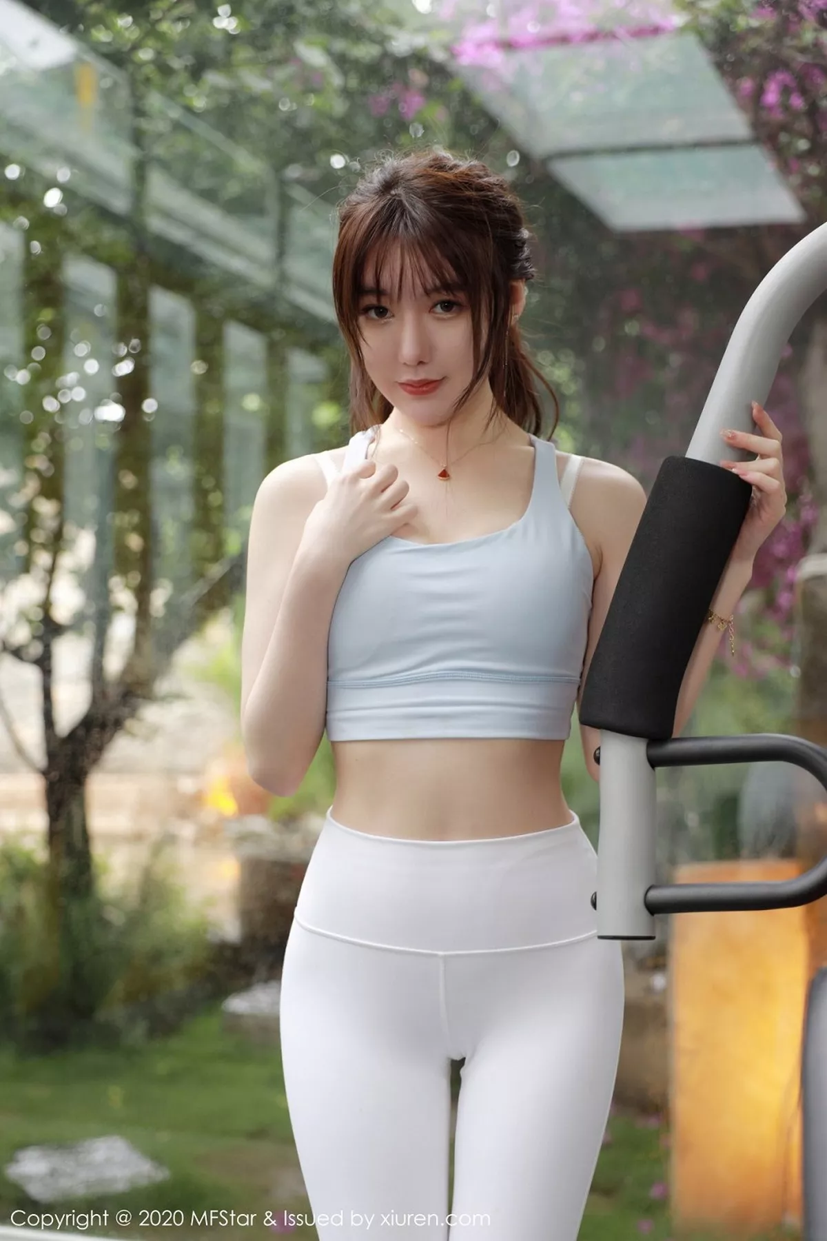 秀人集.com_[MFStar模范学院]Vol.365_嫩模薛琪琪sandy大理旅拍健身房紧身运动裤秀翘臀诱惑写真46P