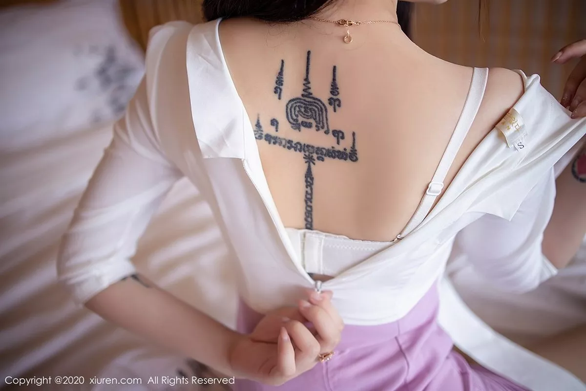 秀人集.com_[XiuRen秀人网]No.2421_嫩模玉兔miki大理旅拍浴室性感露背毛衣真空秀傲人豪乳诱惑写真57P