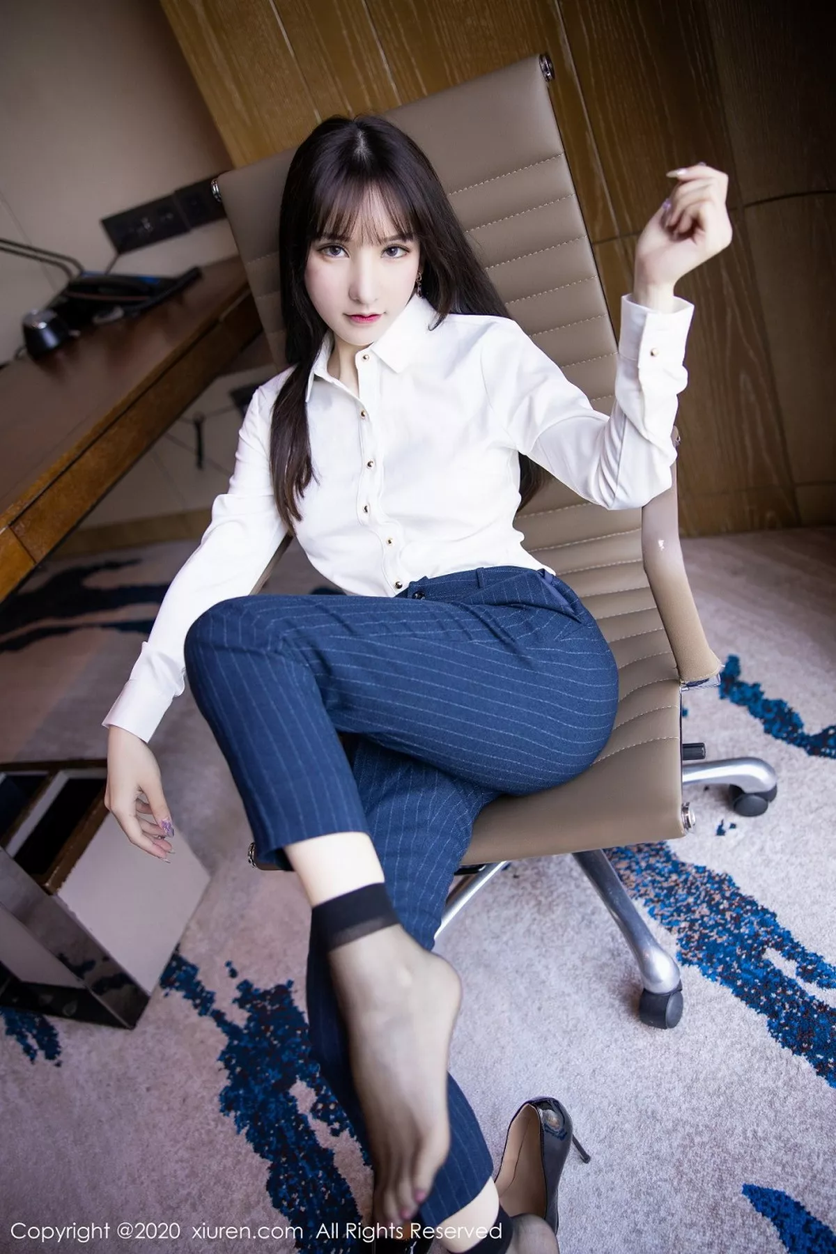 秀人集.com_[XiuRen秀人网]No.2356_女神周于希Sandy酒店私人管家主题私房肉丝裤袜秀美腿诱惑写真73P