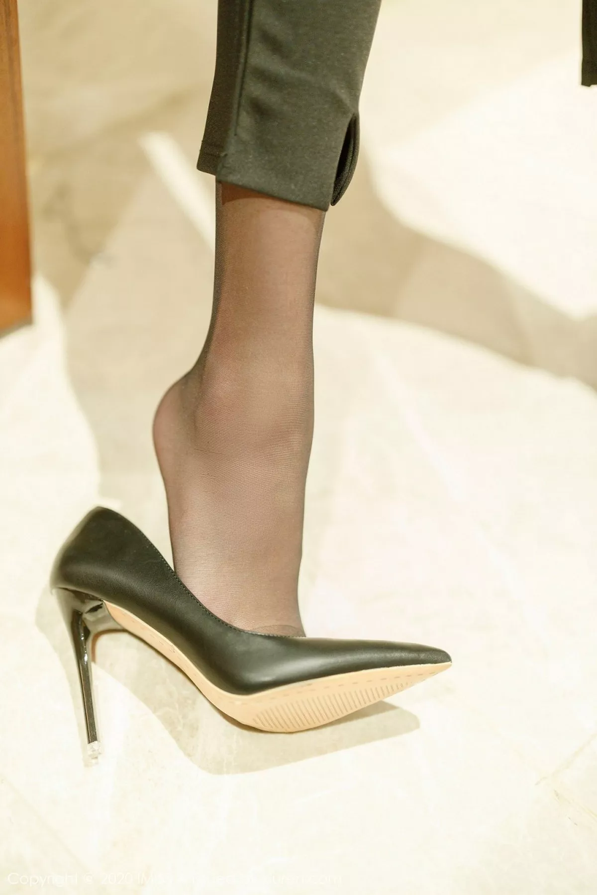 秀人集.com_[IMISS爱蜜社]Vol.492_气质女神Lavinia肉私房脱典雅服饰露性感内衣完美身材诱惑写真57P