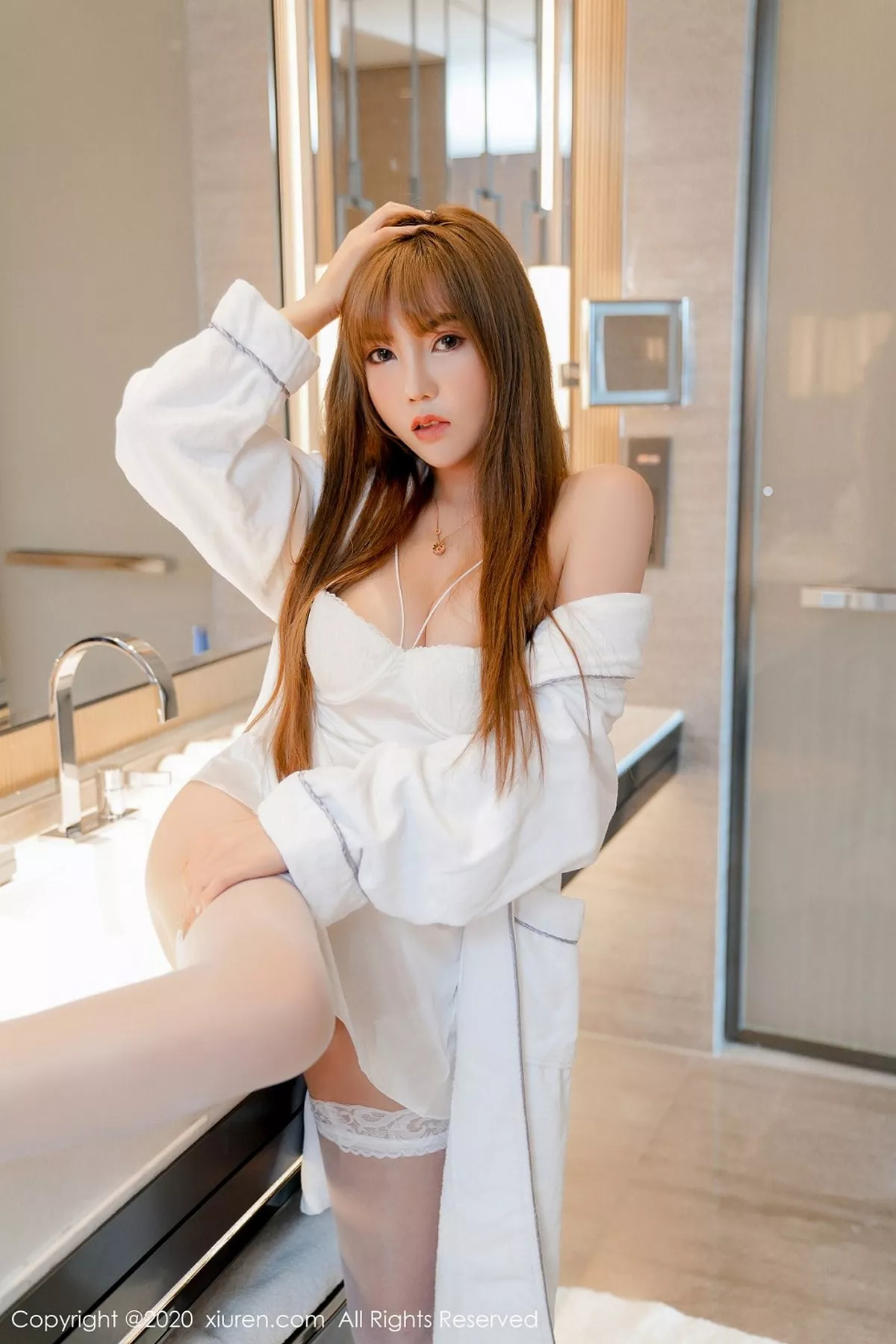 秀人集.com_[XiuRen秀人网]No.2459_嫩模萌汉药baby私房浴室白色浴袍配白色蕾丝袜极致魅惑写真61P