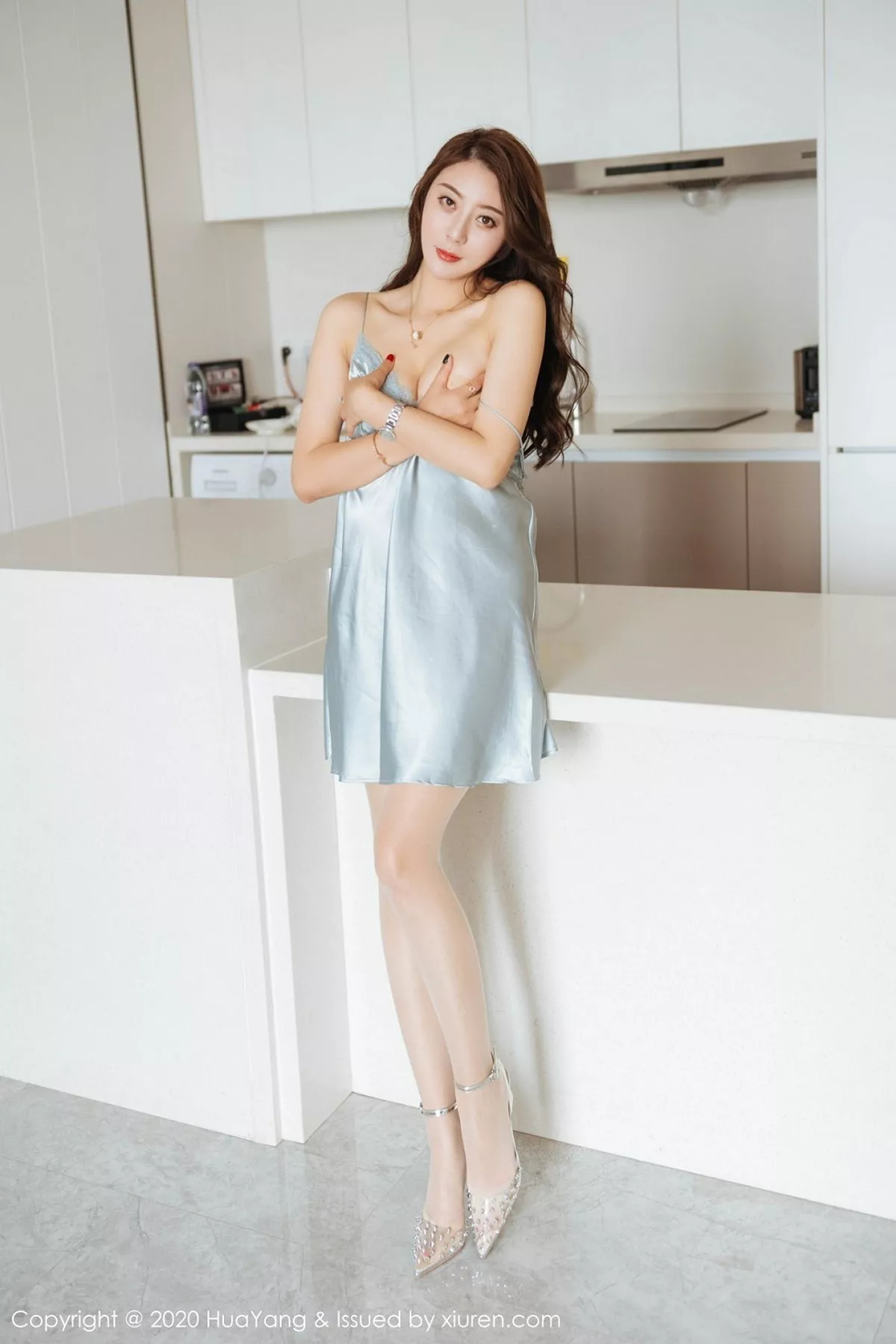 秀人集.com_[HuaYang花漾]Vol.275_嫩模李夫人私房脱典雅吊裙露性感黑色内衣肉丝裤袜诱惑写真51P