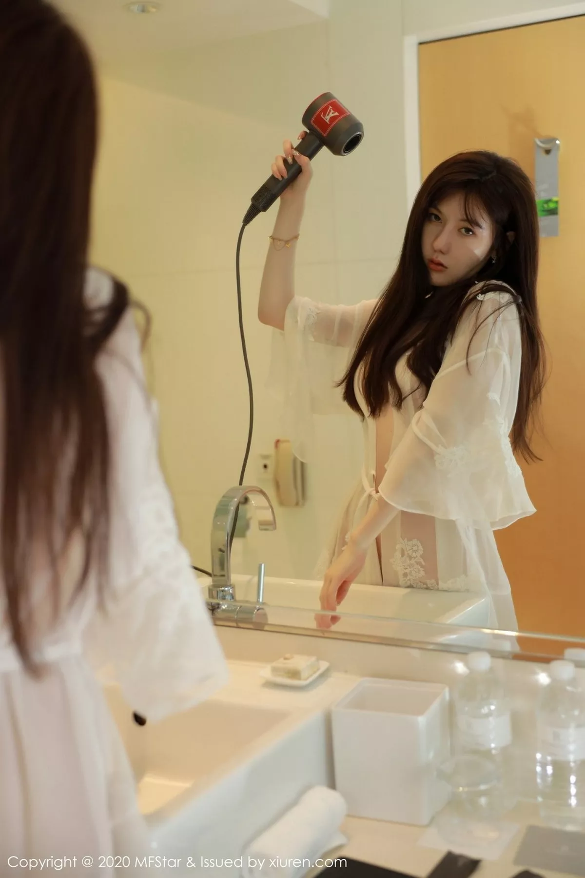 秀人集.com_[MFStar模范学院]Vol.373_嫩模薛琪琪sandy居家女友视觉主题浴室薄纱透视诱惑写真52P