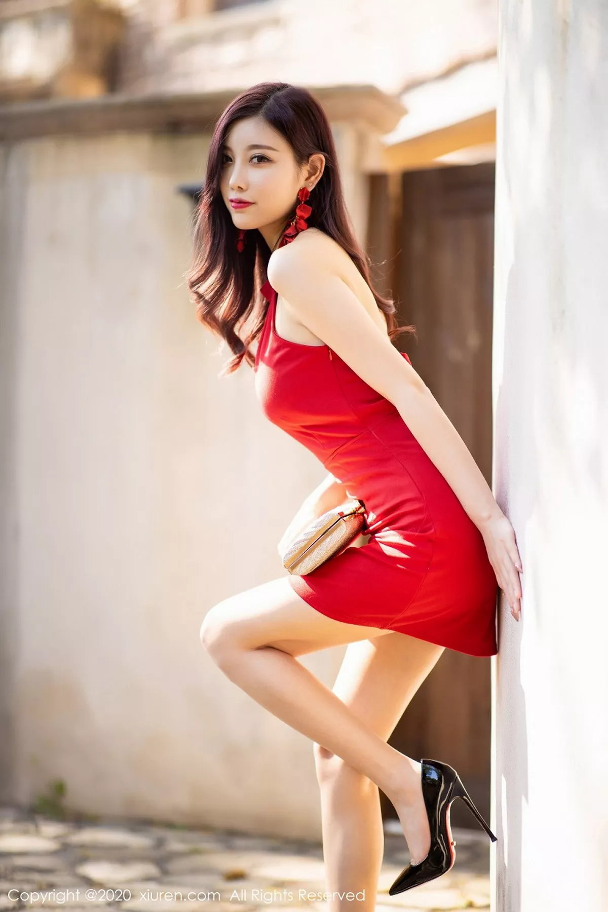 秀人集.com_[XiuRen秀人网]No.2373_女神杨晨晨sugar性感露背猩红吊裙秀白嫩肌肤撩人诱惑写真54P