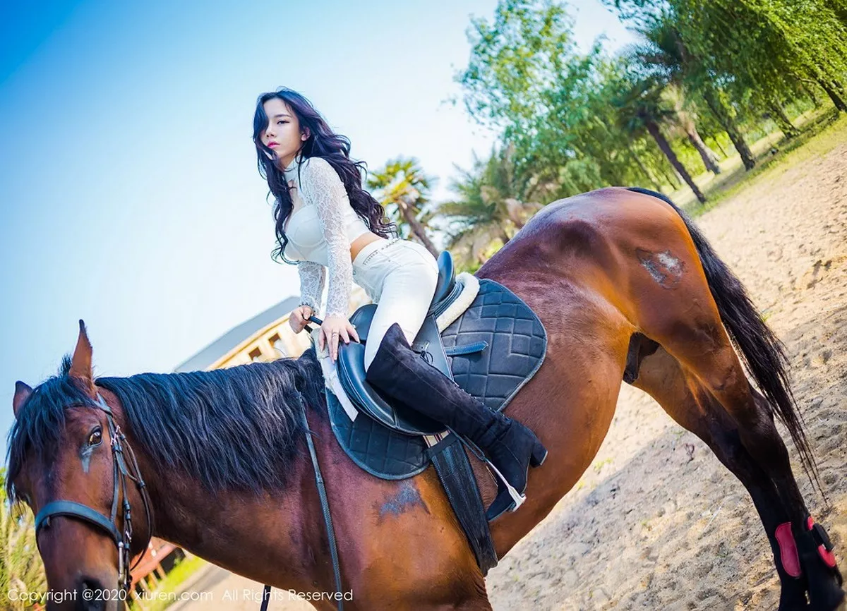 秀人集.com_[XiuRen秀人网]No.2380_嫩模夏雪爱户外JK制服+白色缕空马术服秀完美身材性感写真41P