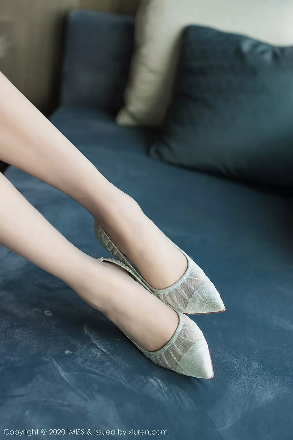 秀人集.com_[IMISS爱蜜社]Vol.497_气质女神Lavinia脱典雅服饰露性感内衣秀完美身材诱惑写真59P