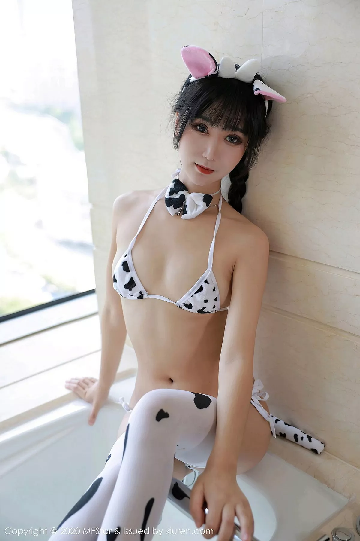 秀人集.com_[MFStar模范学院]Vol.382_嫩模小果冻儿jelly牛奶三点式内衣秀完美身材诱惑写真60P