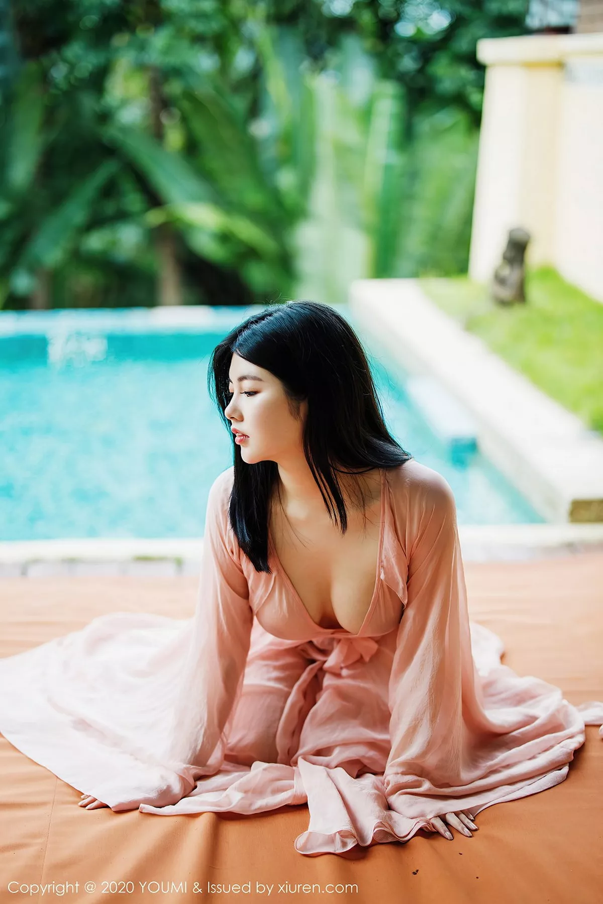 秀人集.com_[YouMi尤蜜荟]Vol.523_女神娜露Selena西双版纳旅拍轻薄粉色长裙秀傲人豪乳诱惑写真89P