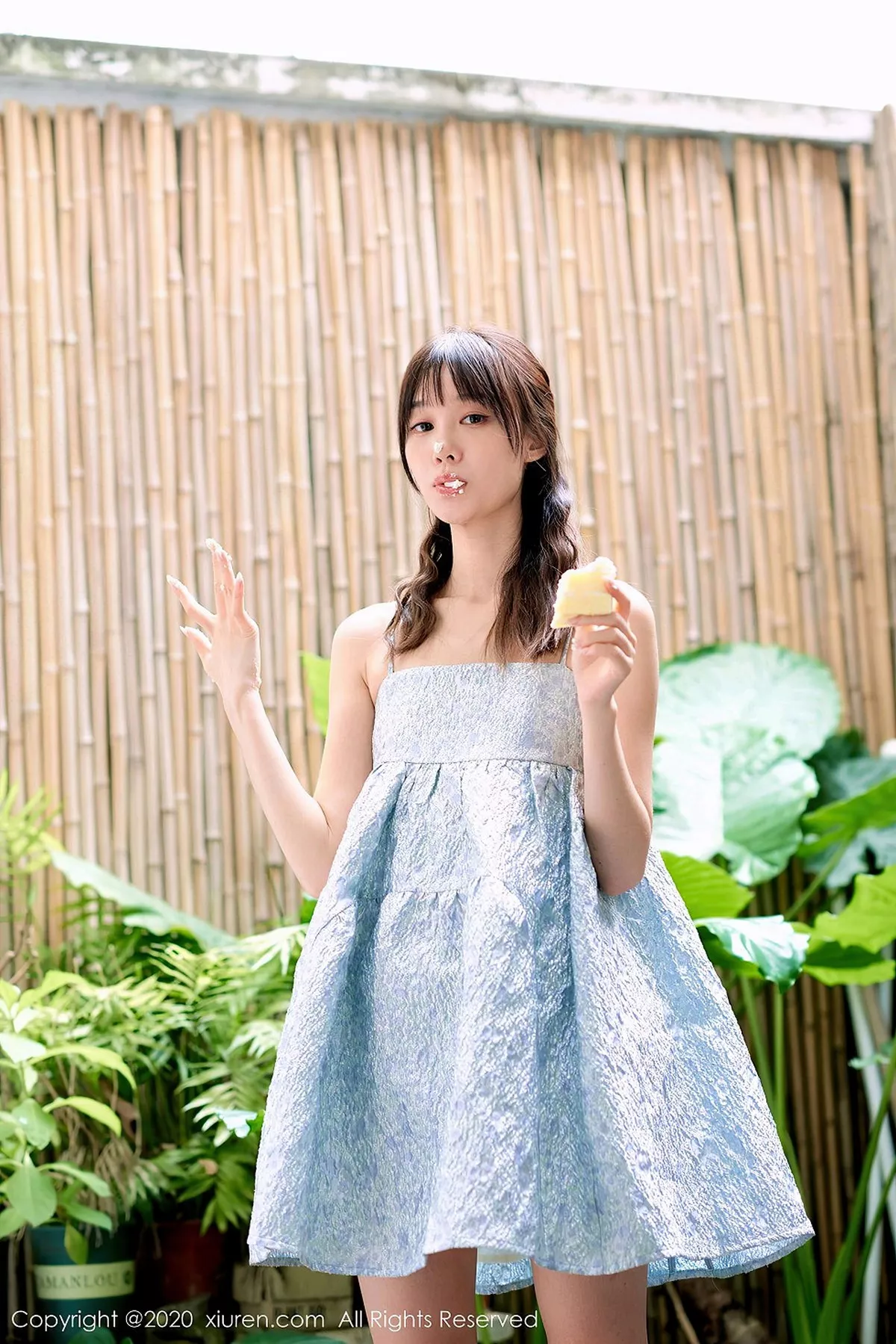 秀人集.com_[XiuRen秀人网]No.2533_新人模特尤其足控福利主题私房吊带连身裙秀美腿玉足性感写真118P