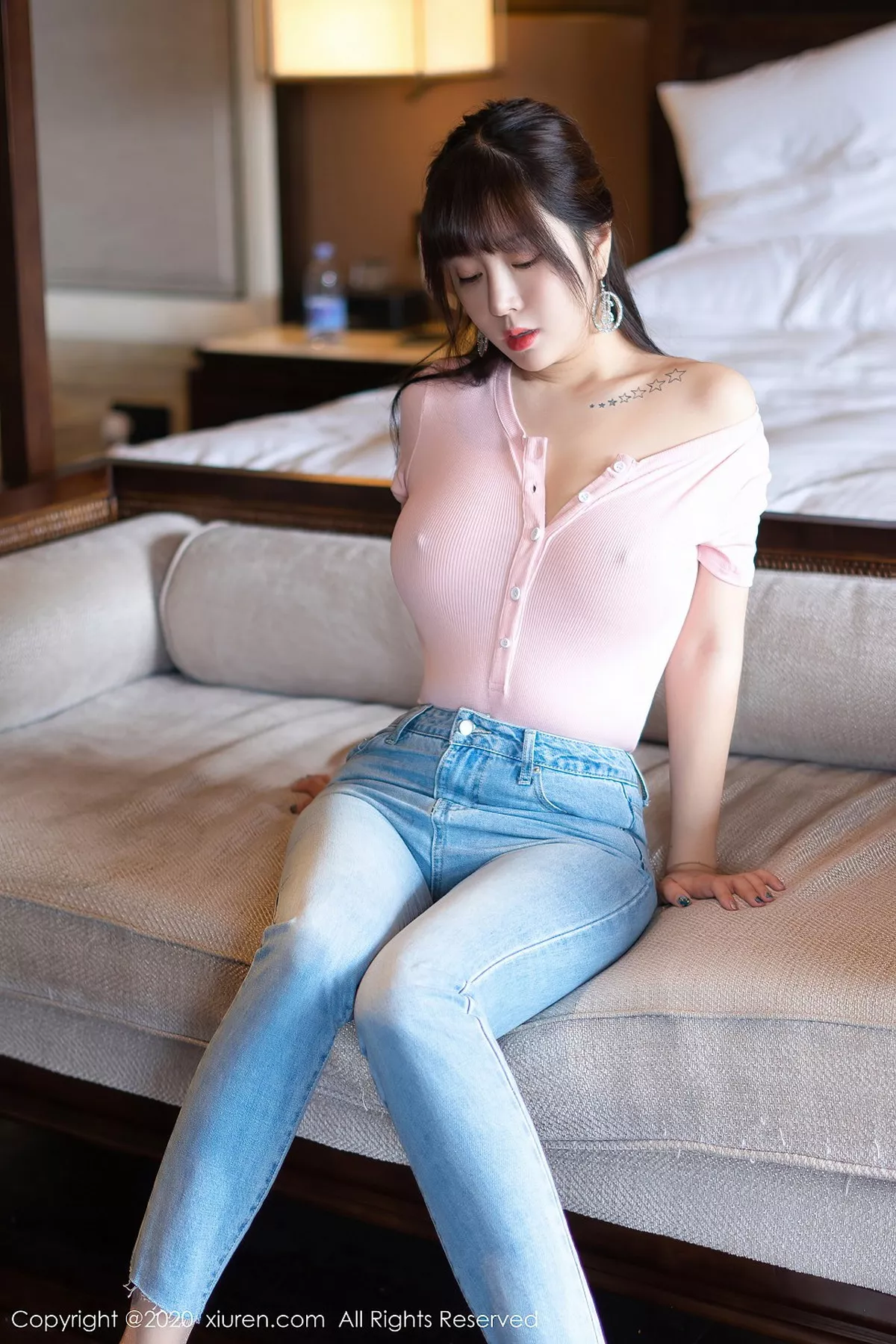 秀人集.com_[XiuRen秀人网]No.2536_女神王雨纯西双版纳旅拍私房粉色薄透死库水秀丰满身材诱惑写真46P