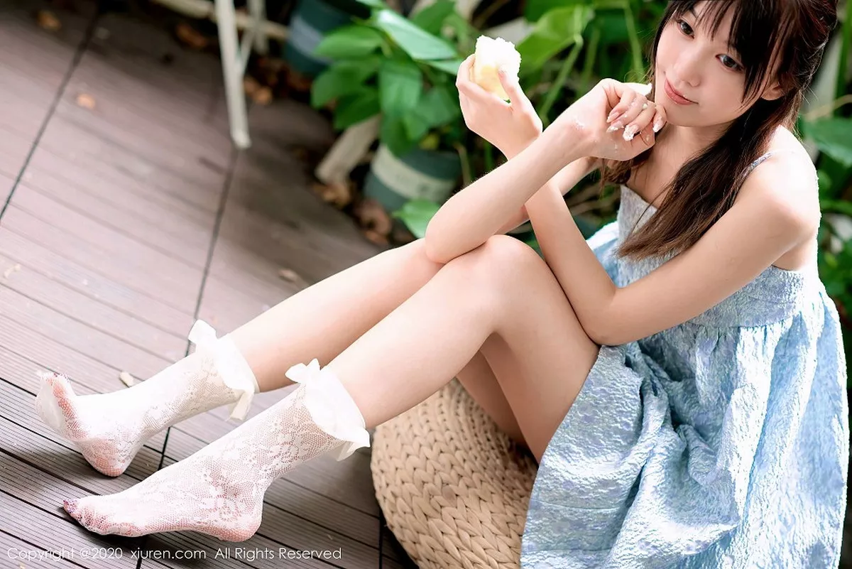 秀人集.com_[XiuRen秀人网]No.2533_新人模特尤其足控福利主题私房吊带连身裙秀美腿玉足性感写真118P