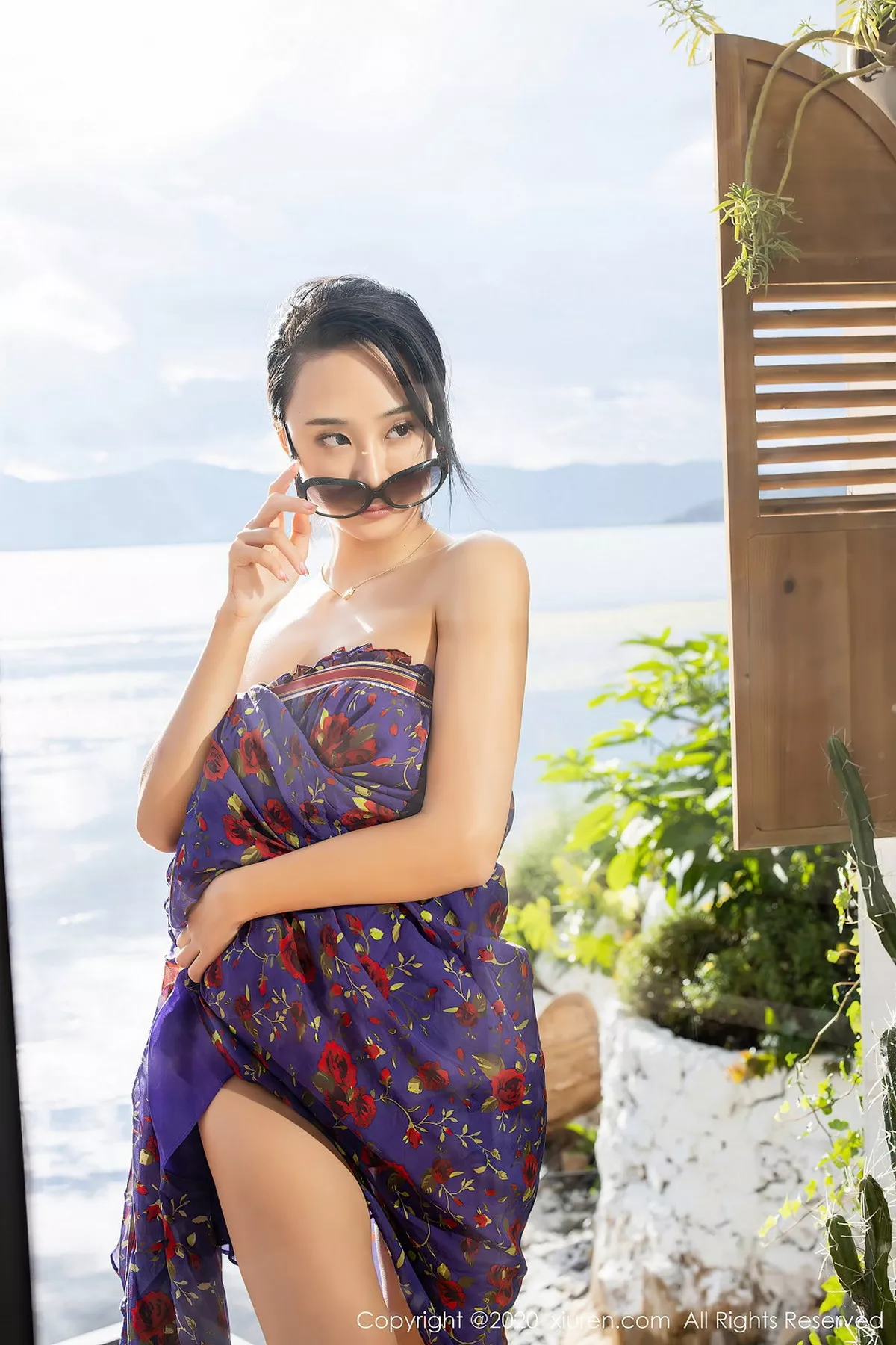 秀人集.com_[XiuRen秀人网]No.2544_嫩模蓝夏Akasha户外紫色花衣配紫丝裤袜秀美腿玉足诱惑写真49P