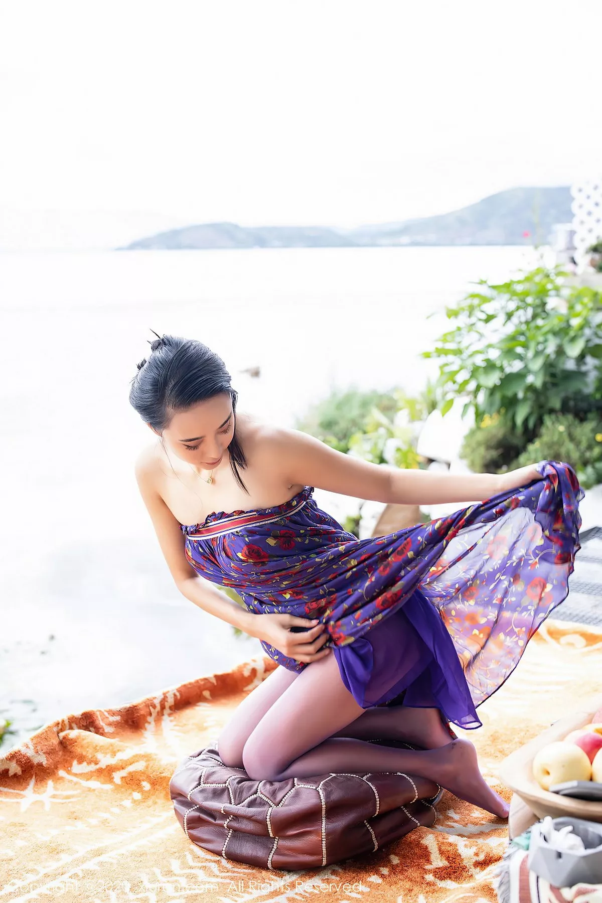 秀人集.com_[XiuRen秀人网]No.2544_嫩模蓝夏Akasha户外紫色花衣配紫丝裤袜秀美腿玉足诱惑写真49P