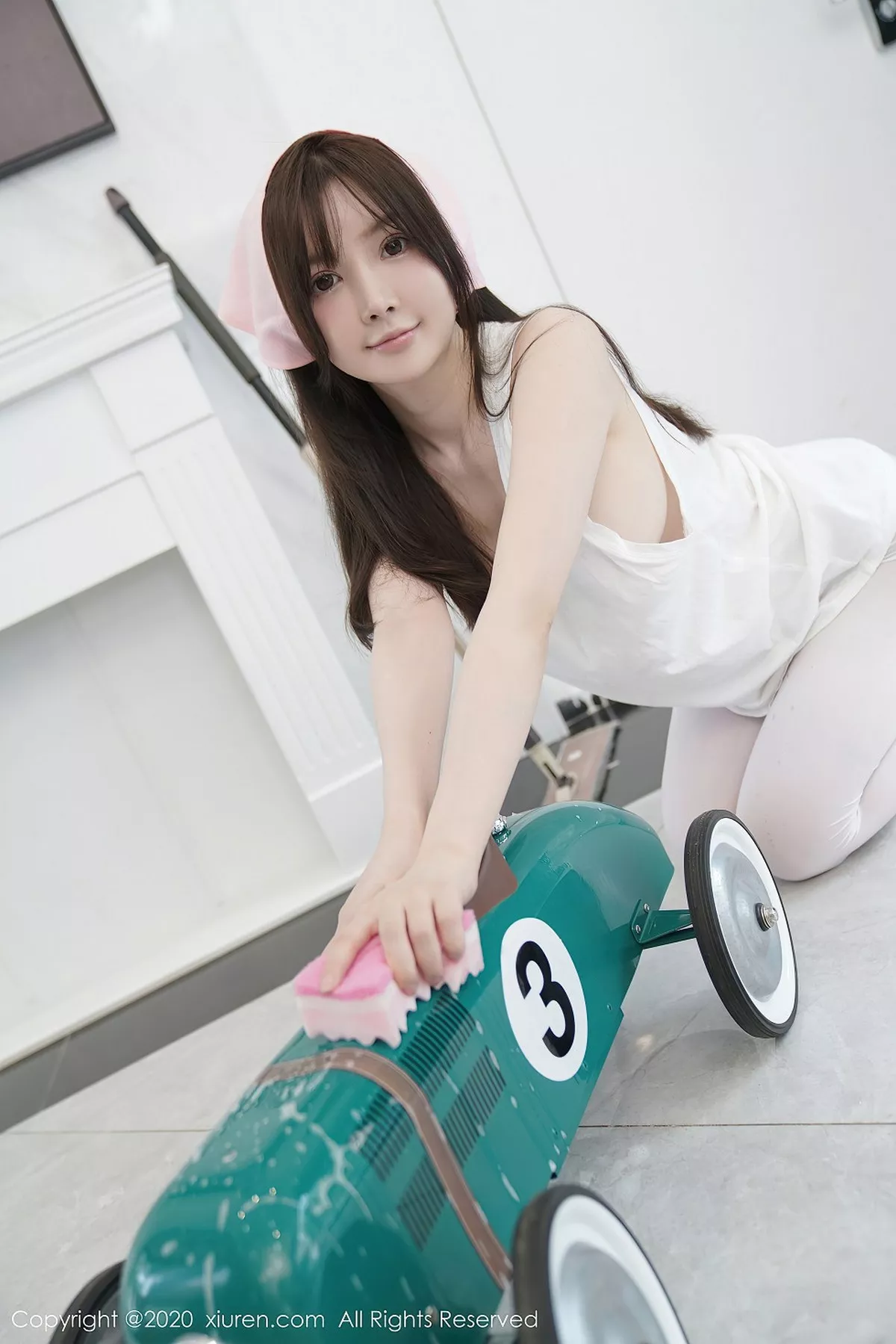 秀人集.com_[XiuRen秀人网]No.2557_女神糯美子Mini性感家政女仆主题超薄无内白丝裤袜极致诱惑写真106P