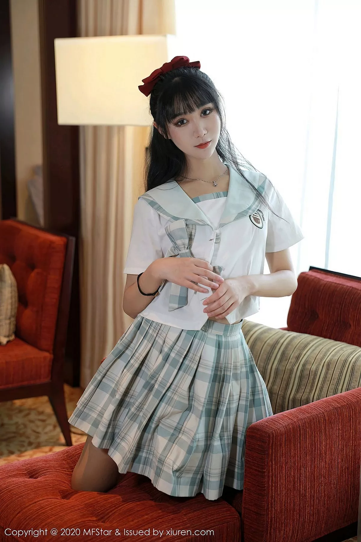 秀人集.com_[MFStar模范学院]Vol.386_嫩模小果冻儿JK制服主题撩裙露性感内裤翘臀诱惑写真51P