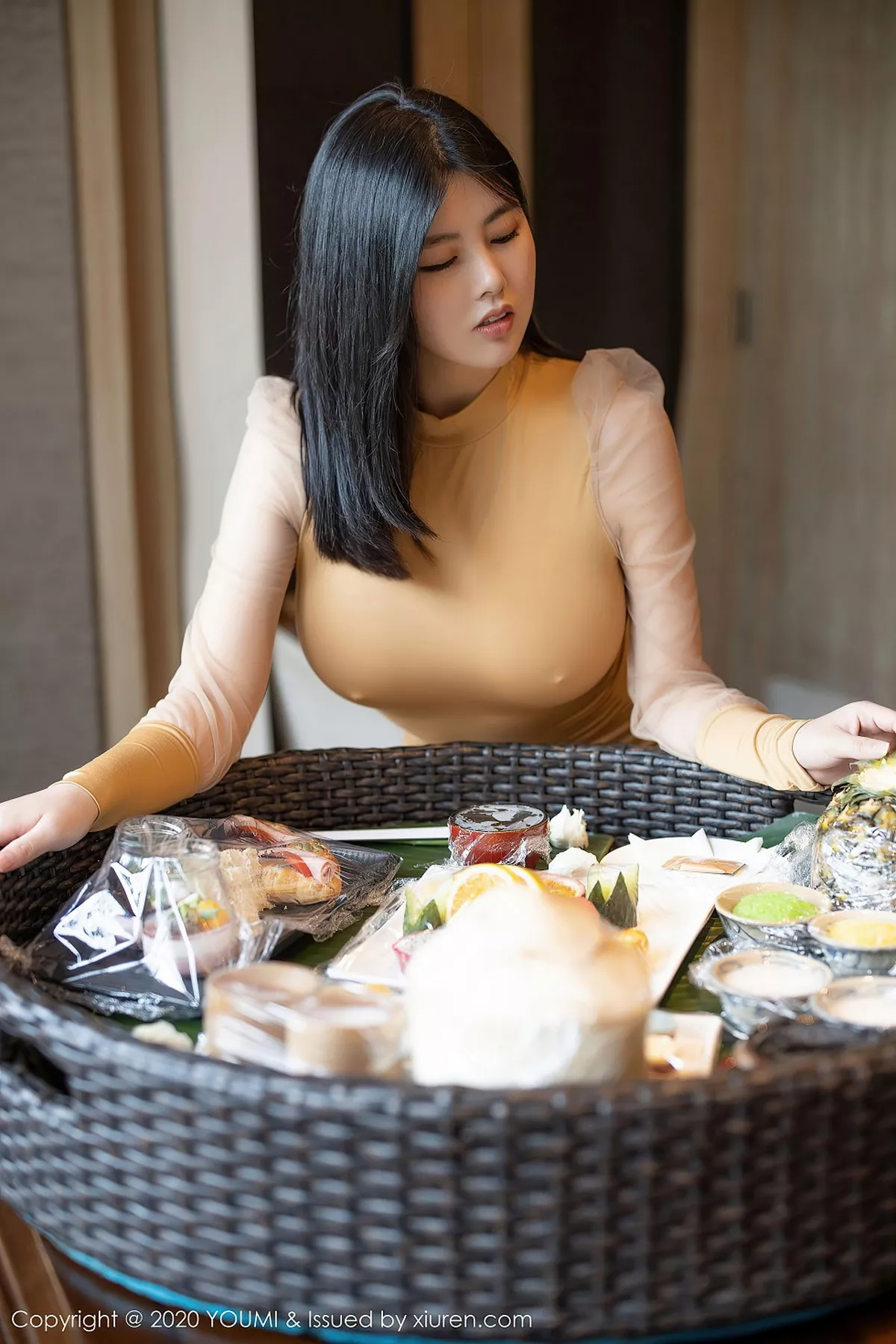 秀人集.com_[YouMi尤蜜荟]Vol.528_女神娜露Selena西双版纳旅拍真空典雅礼裙秀豪乳激凸诱惑写真48P