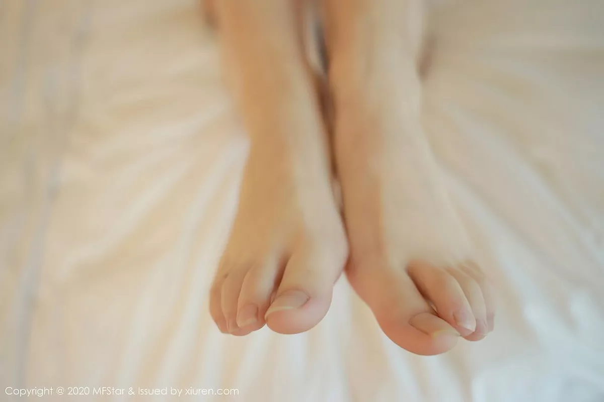 秀人集.com_[MFStar模范学院]Vol.387_新人嫩模小奶瓶呜鸣私房真空女仆装半撩露翘臀诱惑写真66P