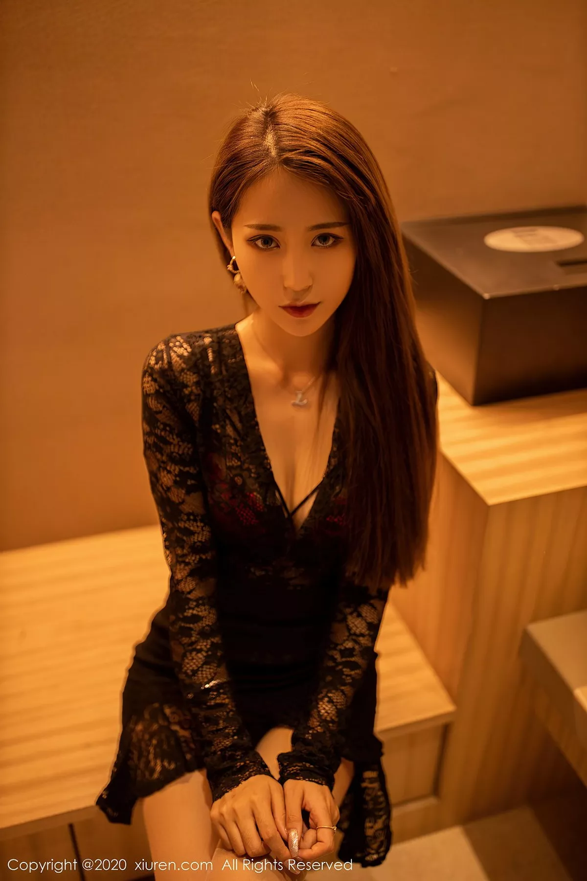 秀人集.com_[XiuRen秀人网]No.2576_丽质模特周慕汐fairy私房脱镂空吊裙露性感内衣肉丝裤袜诱惑写真45P