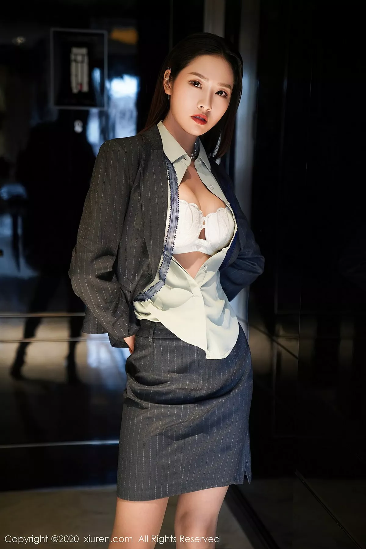 秀人集.com_[XiuRen秀人网]No.2579_嫩模方子萱职场秘书OL制服主题半脱露性感内衣肉丝裤袜诱惑写真96P