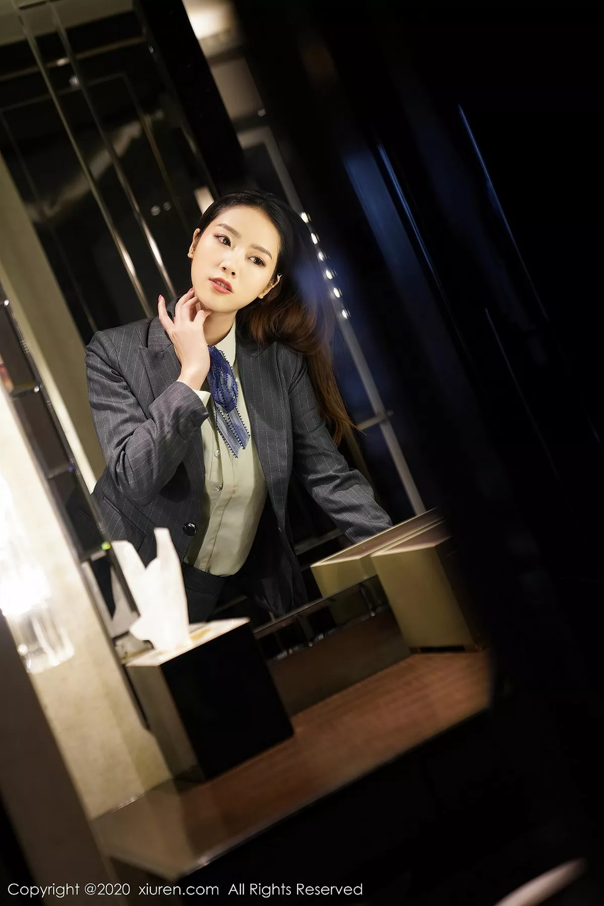 秀人集.com_[XiuRen秀人网]No.2579_嫩模方子萱职场秘书OL制服主题半脱露性感内衣肉丝裤袜诱惑写真96P