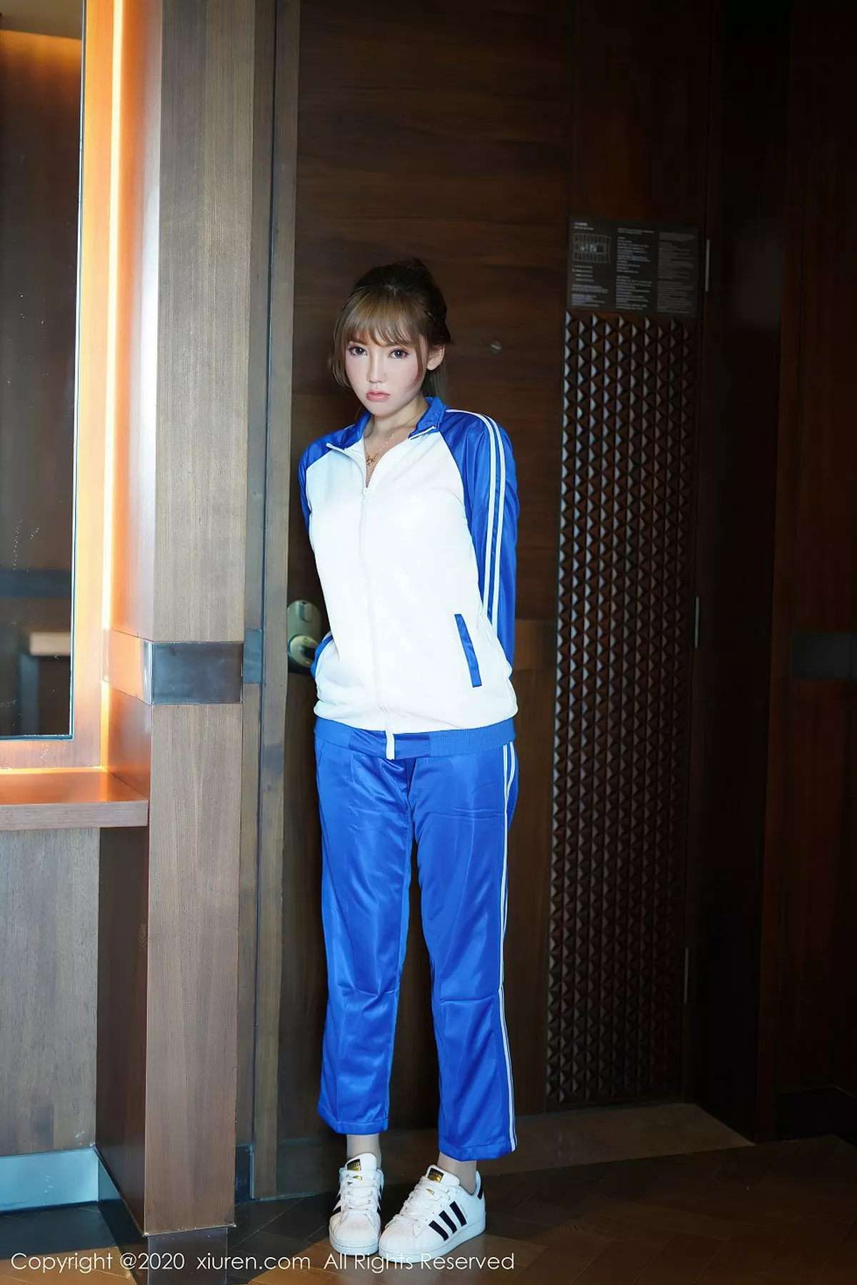 秀人集.com_[XiuRen秀人网]No.2586_嫩模柴婉艺Averie清纯校服主题蓝白运动校服半脱撩人诱惑写真48P