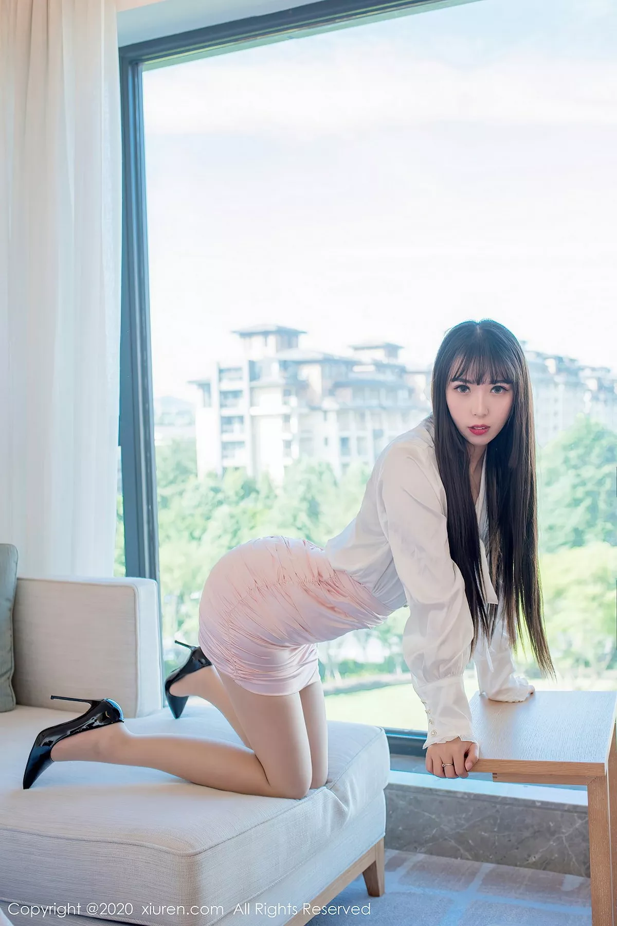 秀人集.com_[XiuRen秀人网]No.2590_日系良人小波多成都旅拍私房脱粉色短裙露黑色蕾丝内裤诱惑写真61P