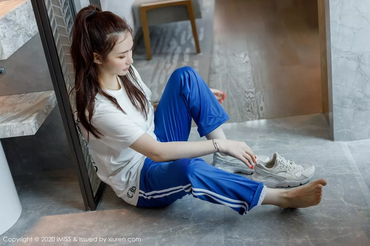 秀人集.com_[IMISS爱蜜社]Vol.496_嫩模Evon私房黑色情趣内衣丁字裤秀魔鬼身材火辣诱惑写真65P