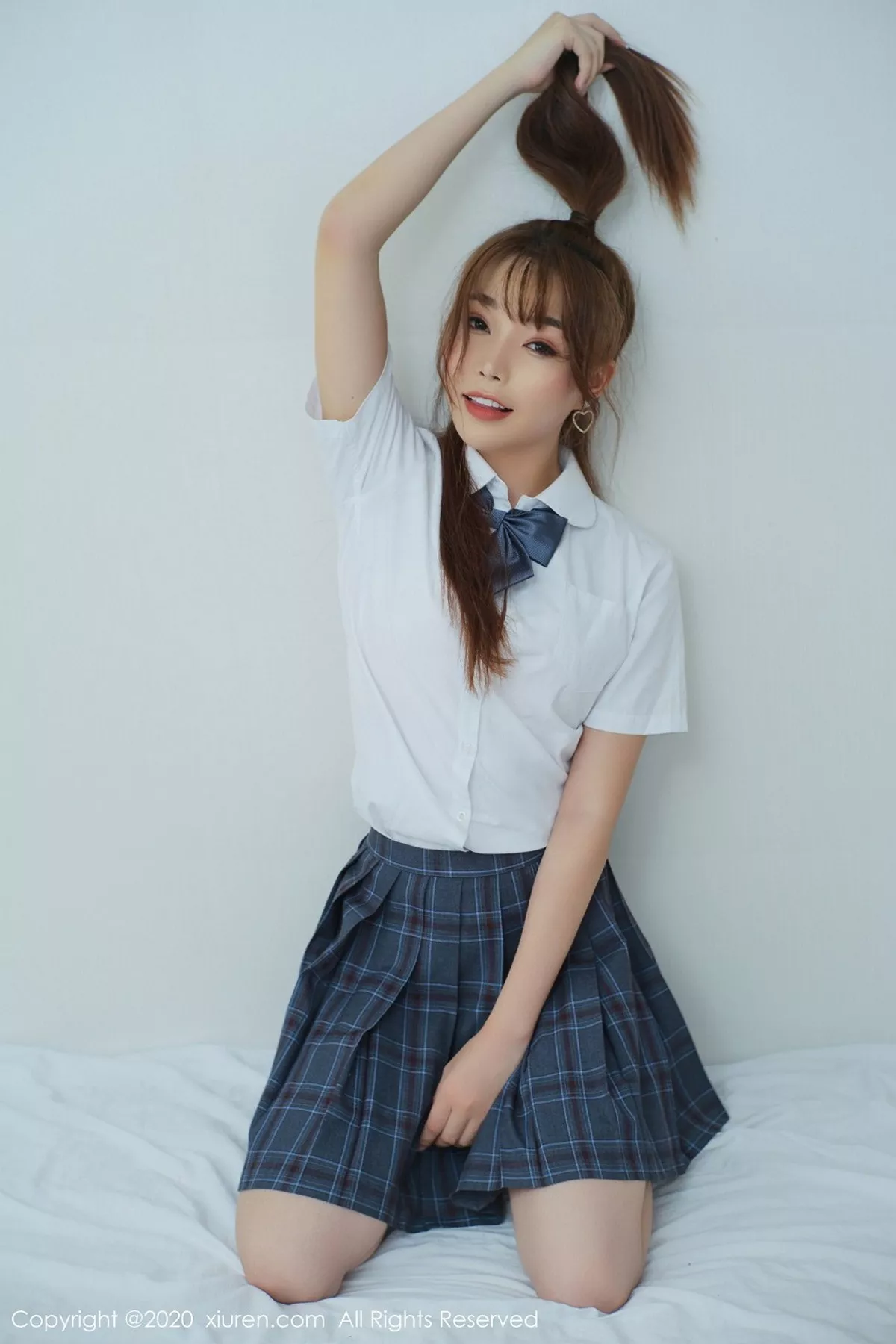 秀人集.com_[XiuRen秀人网]No.2502_女神芝芝Booty私房JK制服主题+粉色蕾丝内衣露惹火身材诱惑写真43P