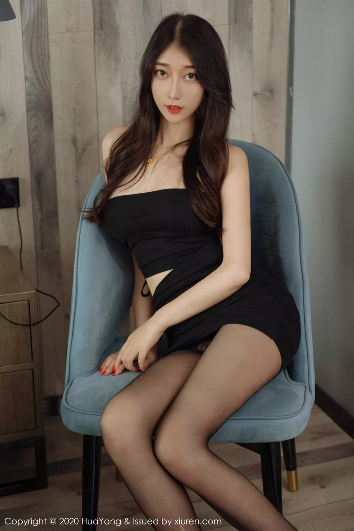 秀人集.com_[HuaYang花漾]Vol.279_模特玥儿玥er私房黑色吊裙配黑丝裤袜露豹纹内裤诱惑写真71P