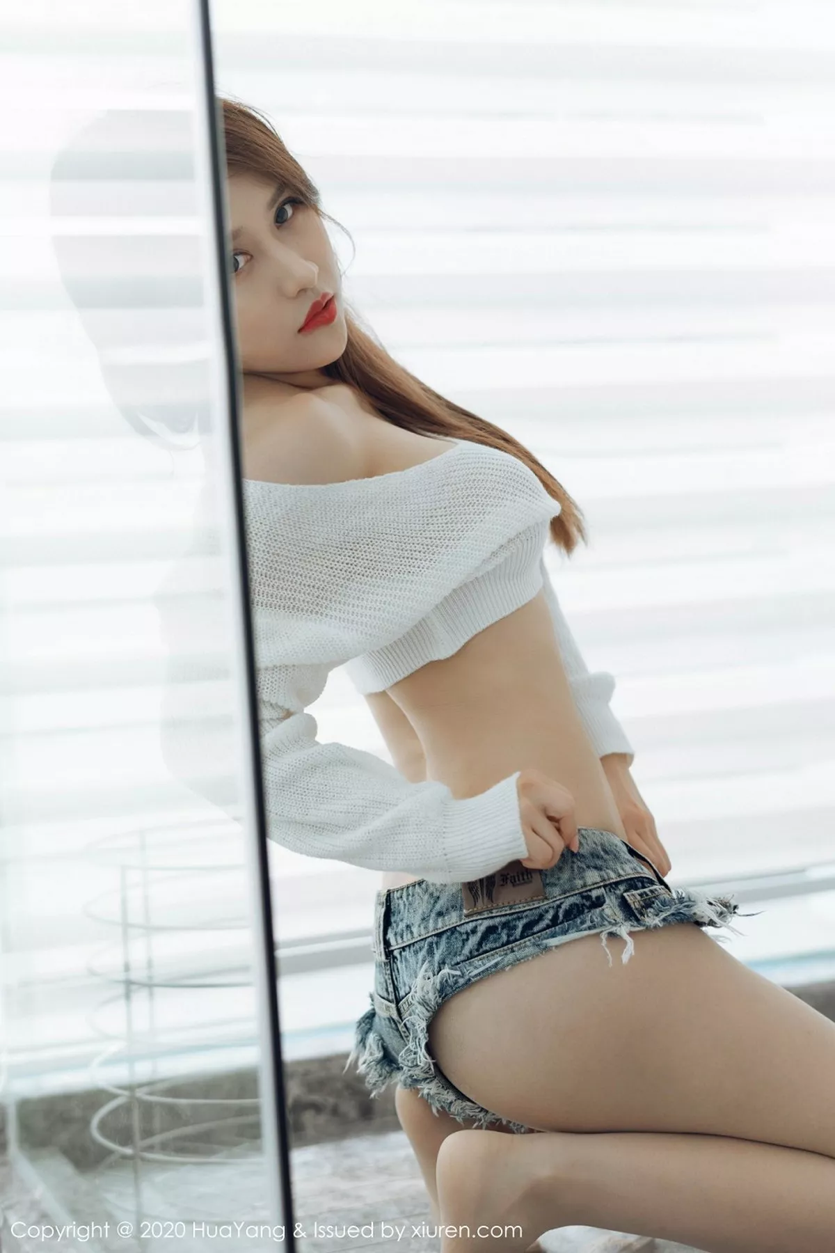 秀人集.com_[HuaYang花漾]Vol.281_嫩模徐安安破烂超短牛仔裤主题私房半脱露翘臀惹火诱惑写真54P