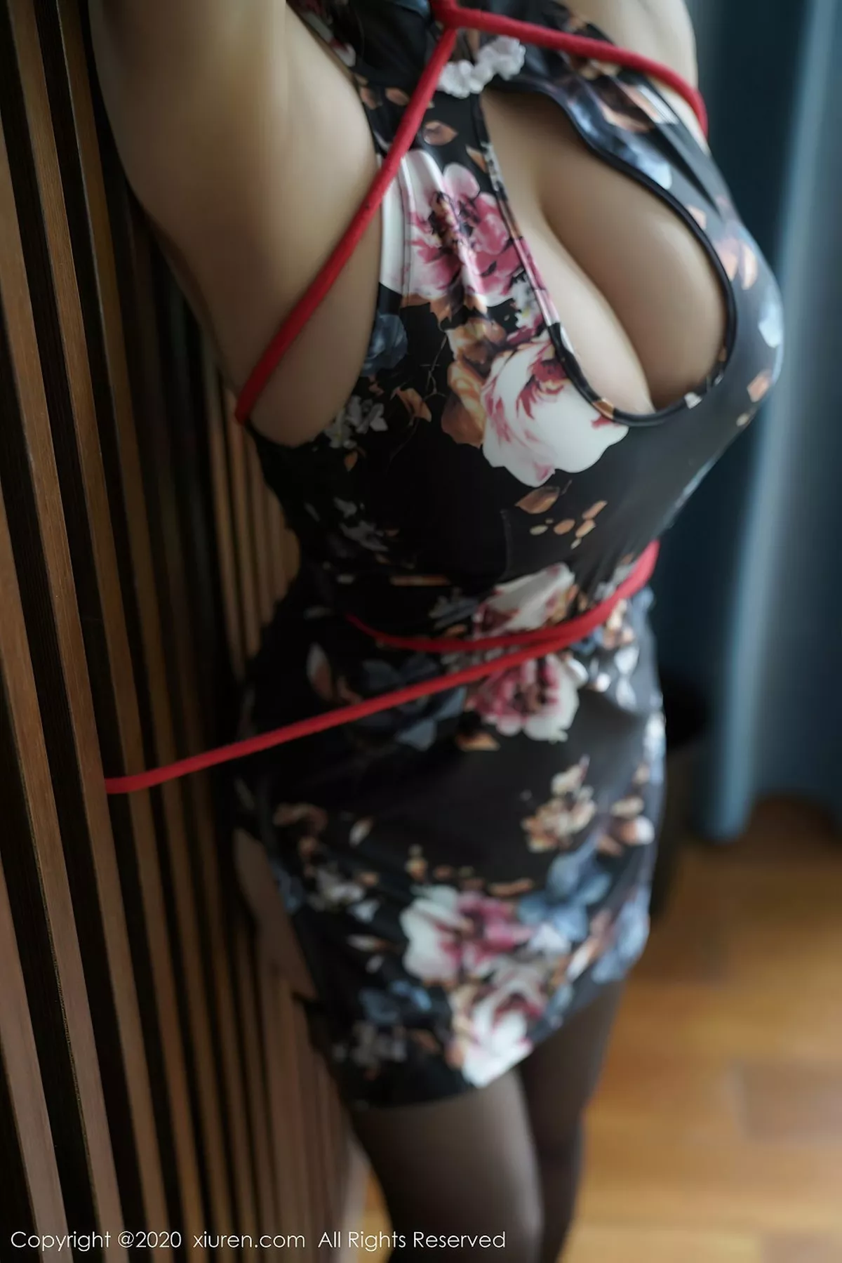 秀人集.com_[XiuRen秀人网]No.2601_嫩模软软Roro私房古典旗袍配黑丝裤袜秀丰乳肥臀极致诱惑写真38P