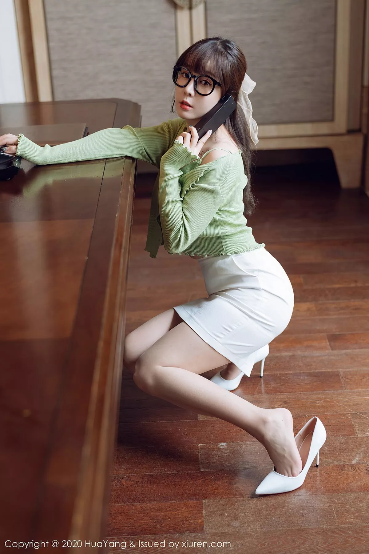 秀人集.com_[HuaYang花漾]Vol.298_女神王雨纯西双版纳旅拍性感职场制服系列完美诱惑写真80P