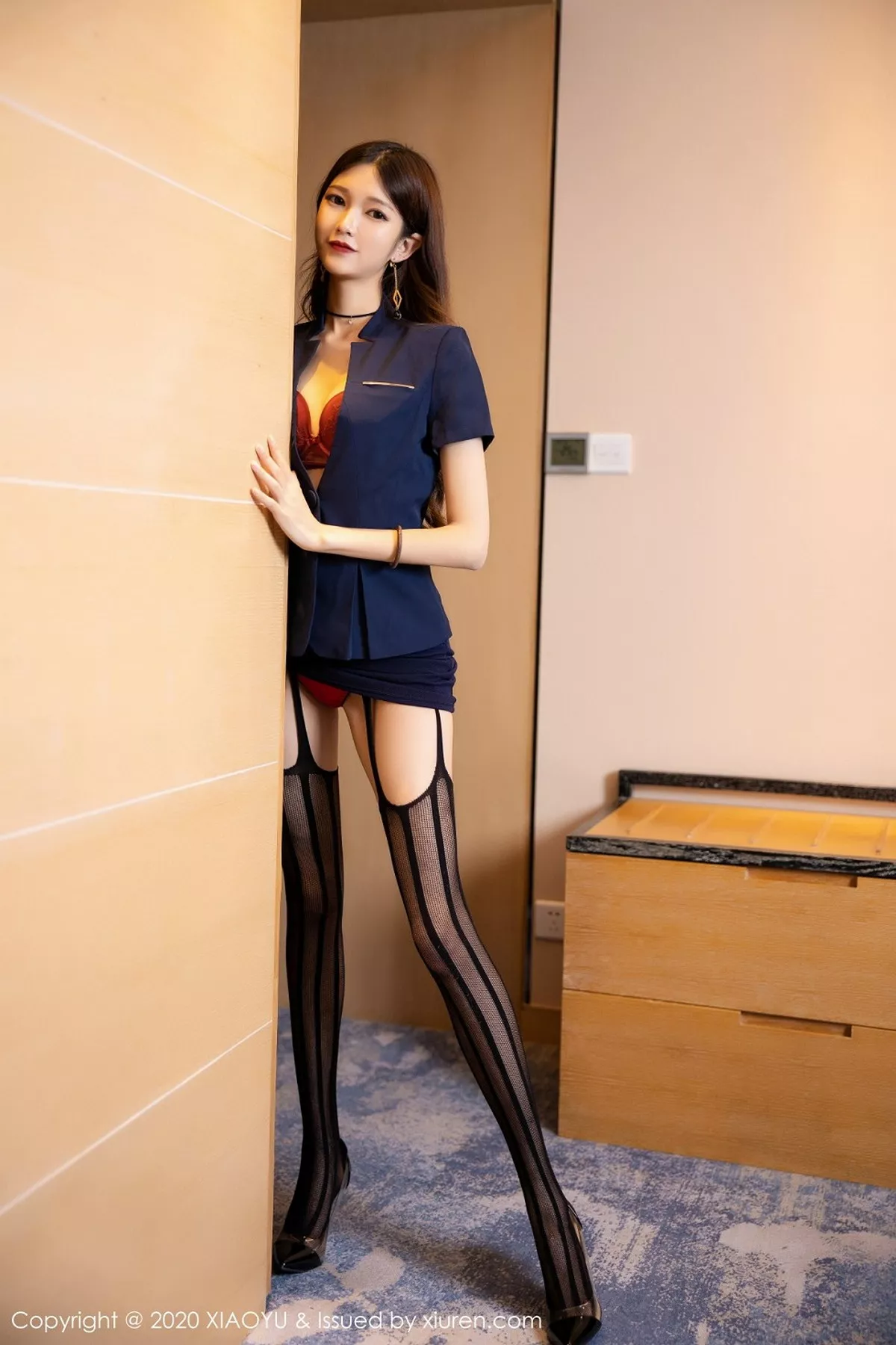 秀人集.com_[XiaoYu画语界]Vol.386_嫩模程程程私房性感红色内衣配条纹吊带黑丝极致魅惑写真68P